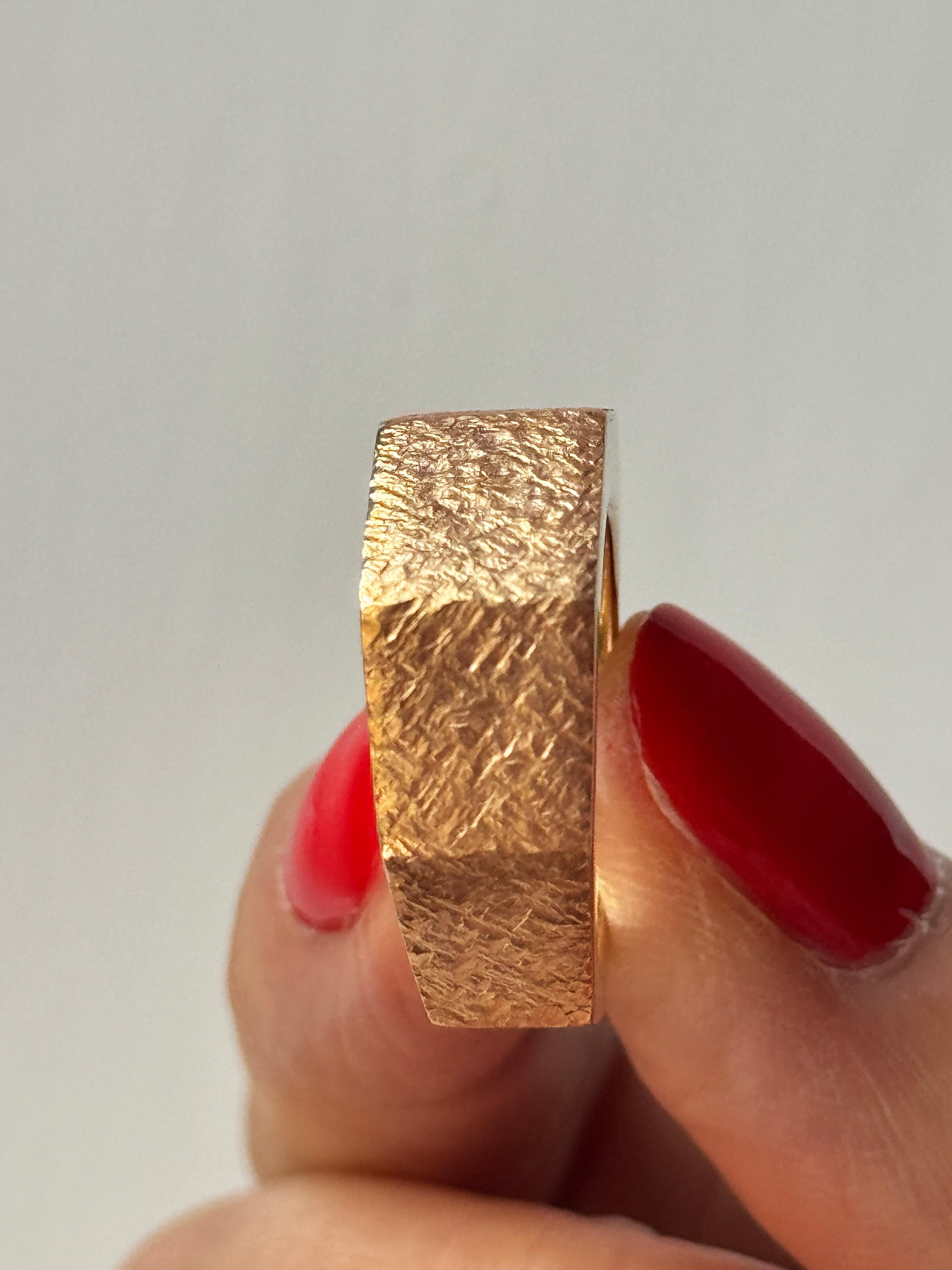 Rossella Ugolini Art Deco Style Personalized Hammered 18K Yellow Gold Man Ring For Sale 7