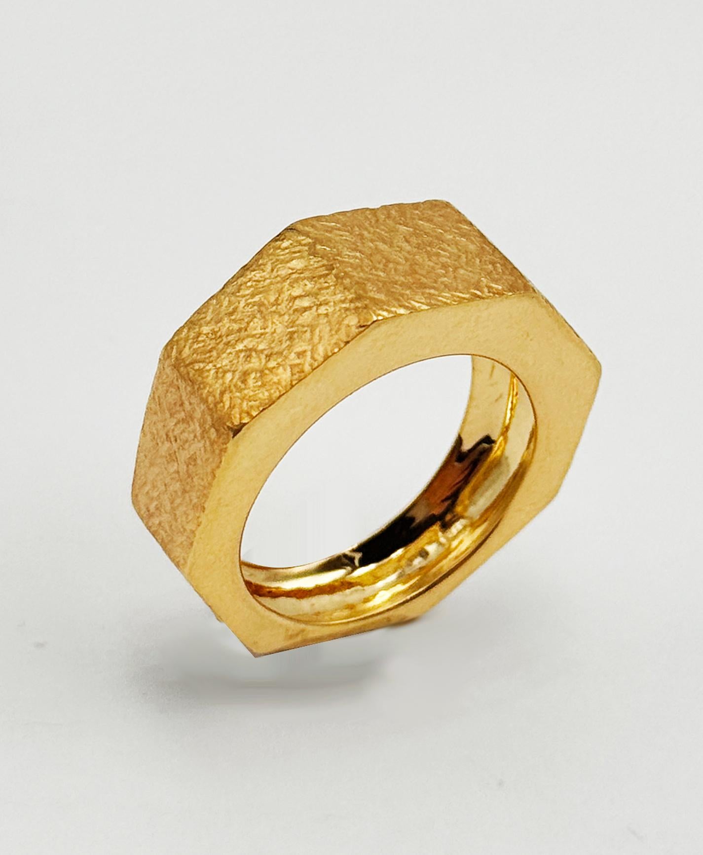 Rossella Ugolini Art Deco Style Personalized Hammered 18K Yellow Gold Man Ring For Sale 10