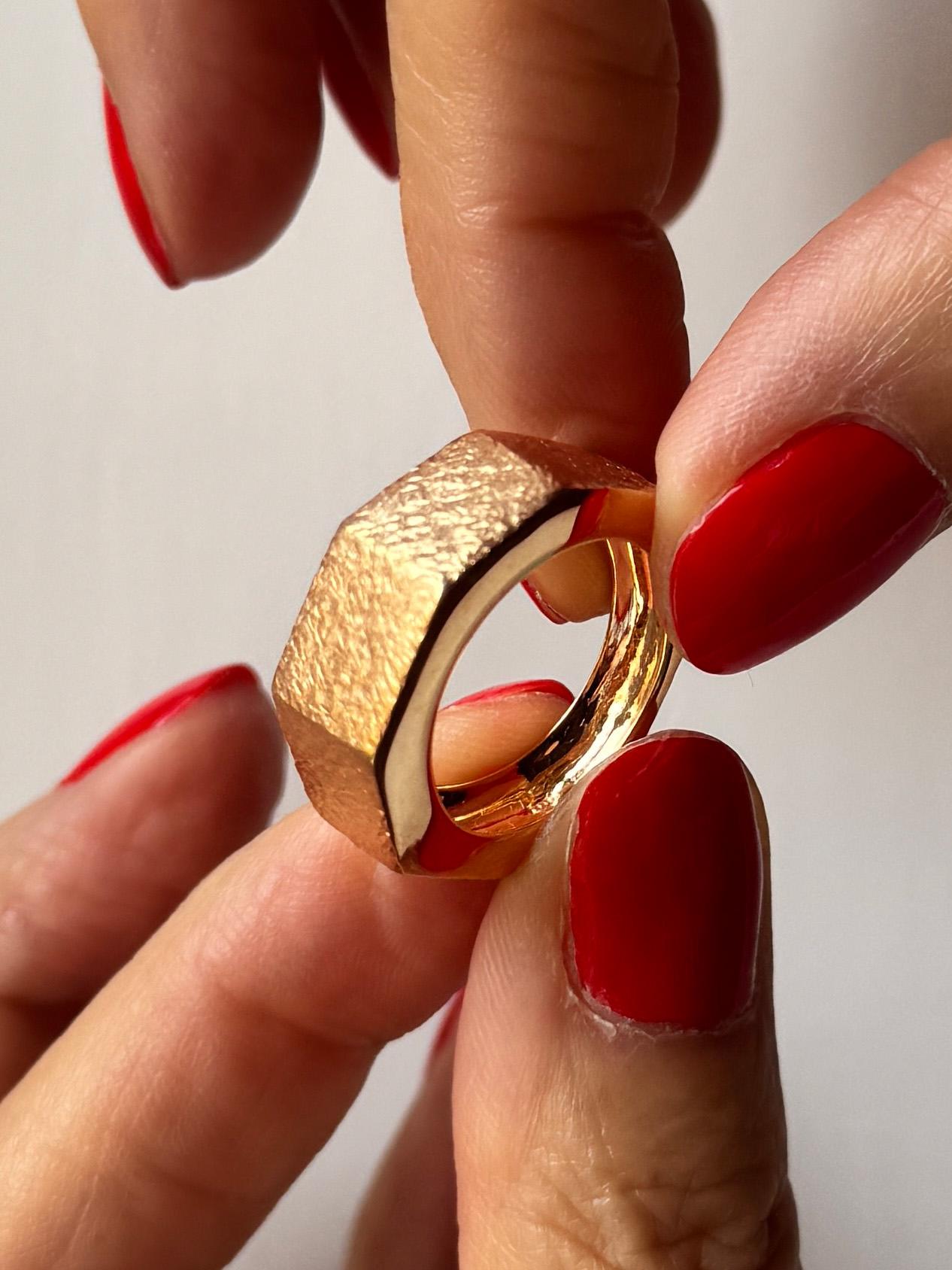 Rossella Ugolini Art Deco Style Personalized Hammered 18K Yellow Gold Man Ring For Sale 1