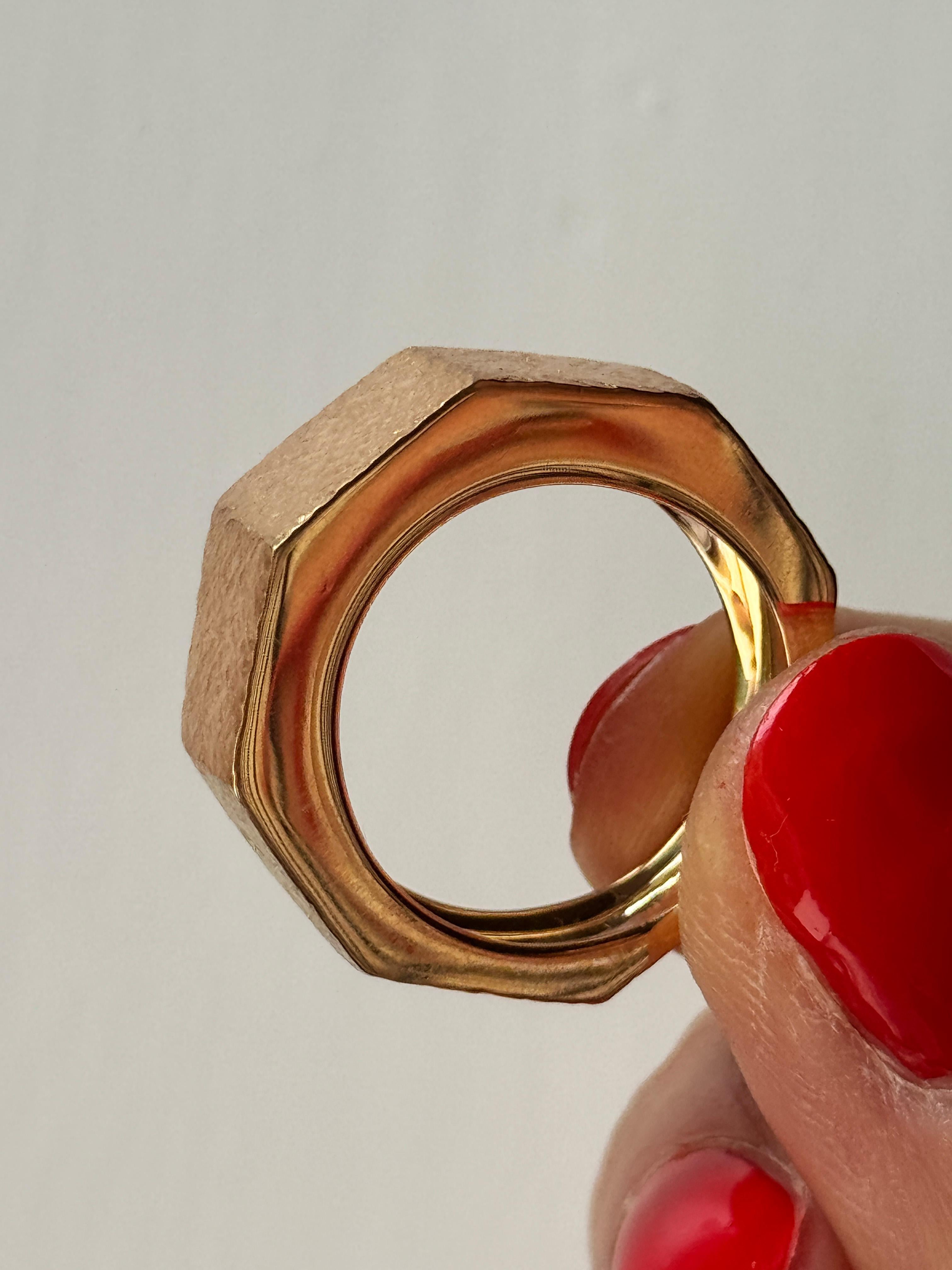 Rossella Ugolini Art Deco Style Personalized Hammered 18K Yellow Gold Man Ring For Sale 4