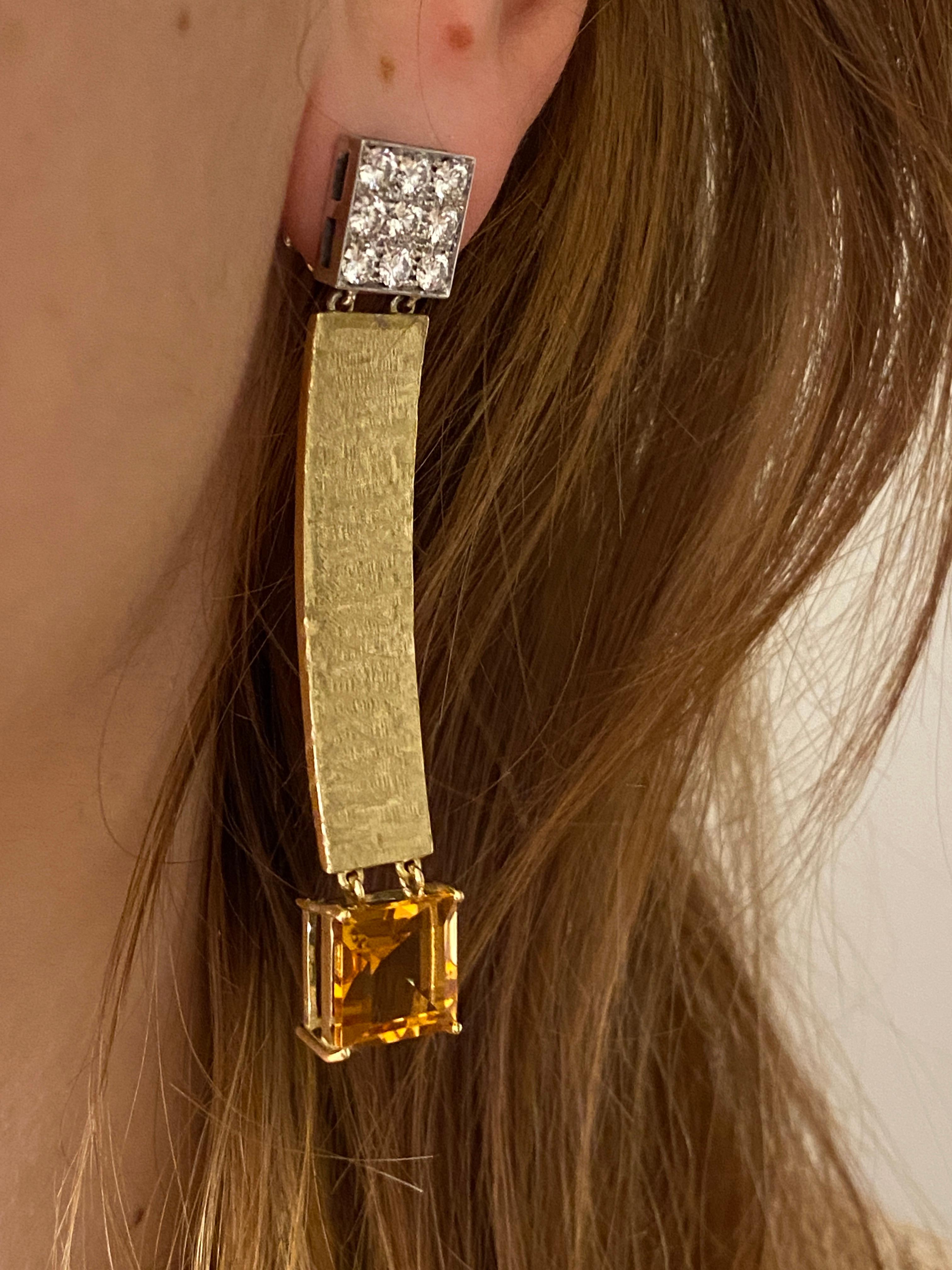 Artisan Rossella Ugolini, artiste, boucles d'oreilles en or jaune 18 carats, diamants blancs 1,80 carat et citrine en vente