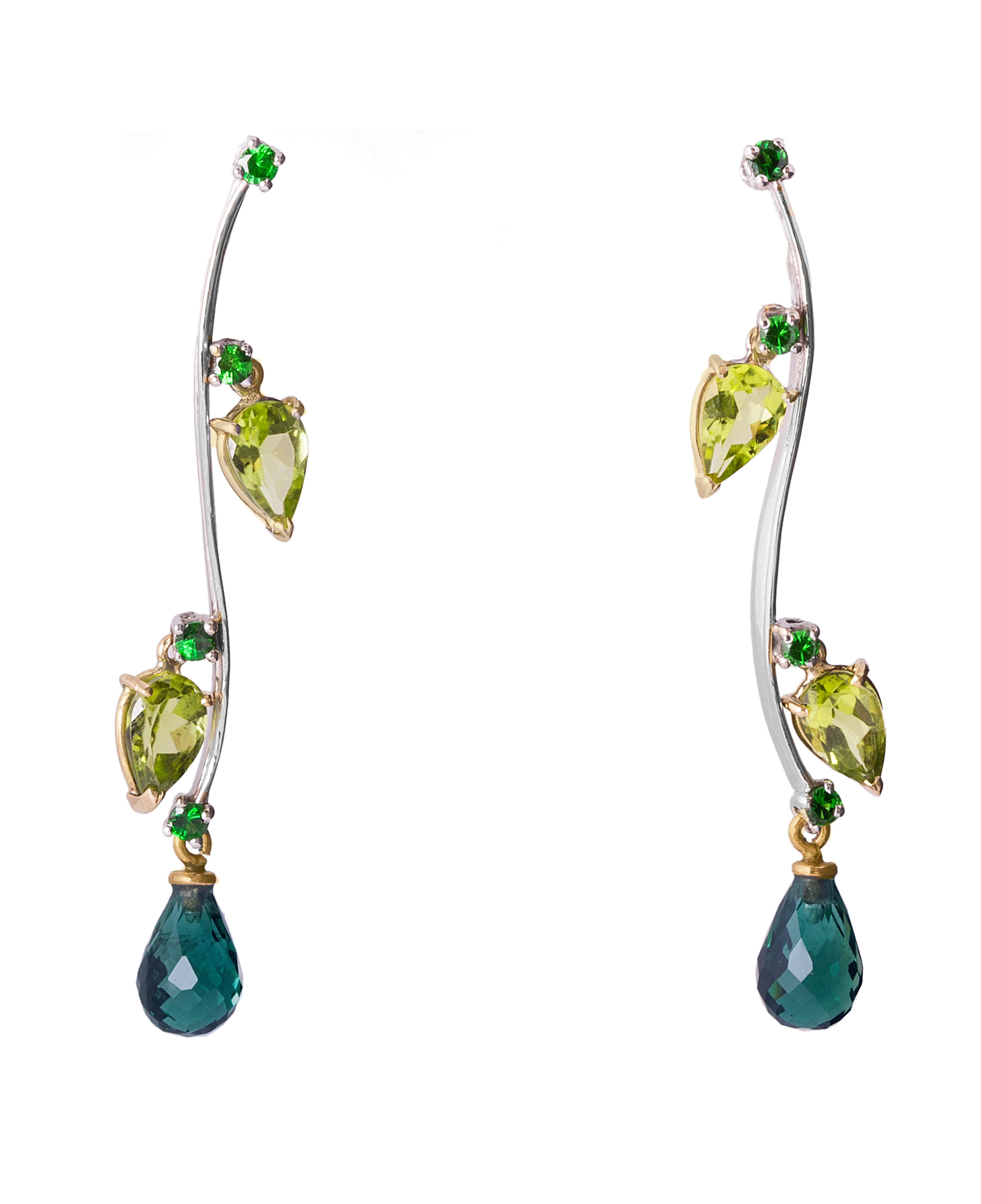 Rossella Ugolini Pendants d'oreilles en or 18 carats avec tourmaline bleu-vert, péridots et émeraudes en vente 8