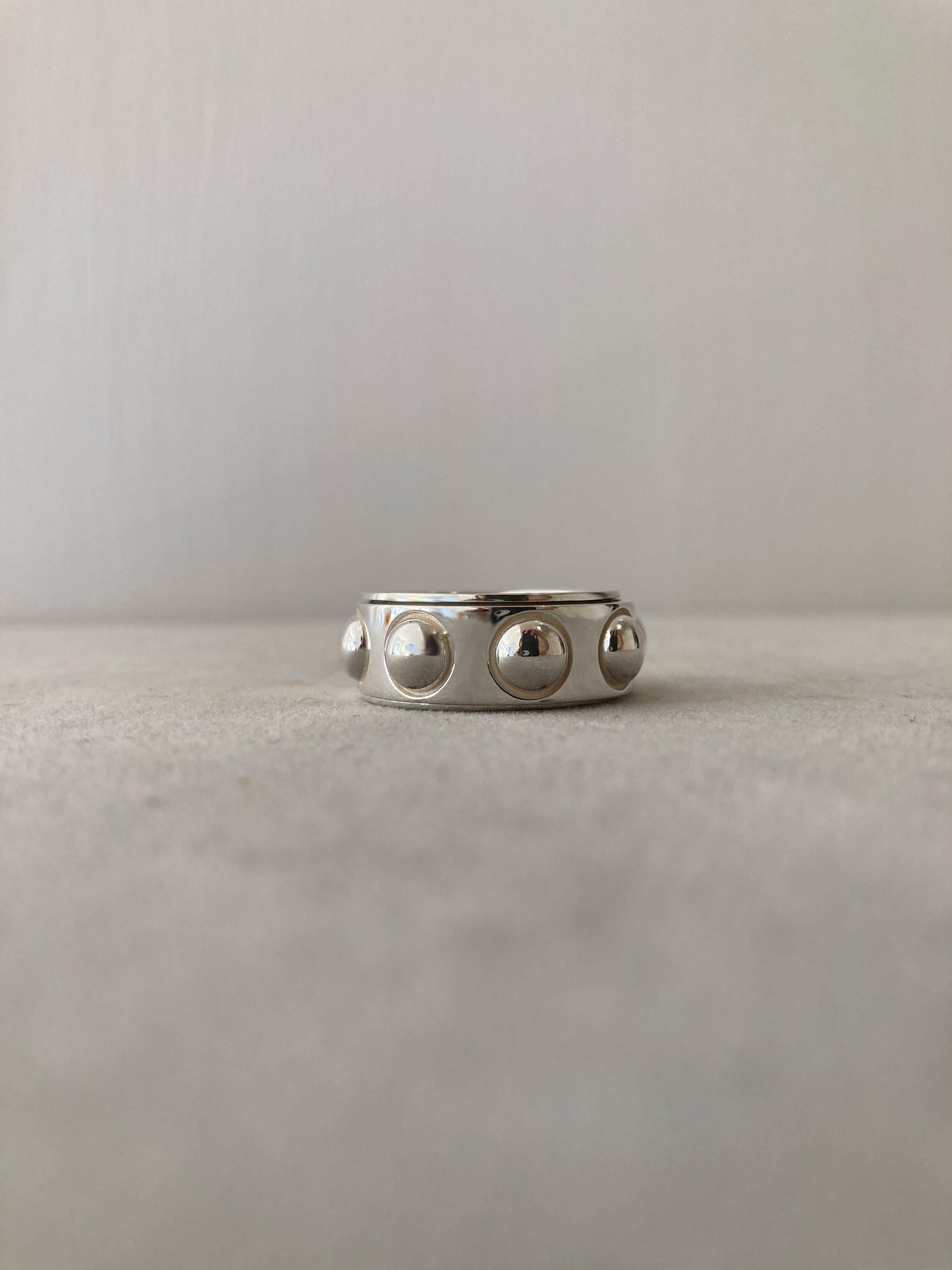 Rossella Ugolini Brushed Platinum Rotating No Stress Man Band Ring For Sale 5