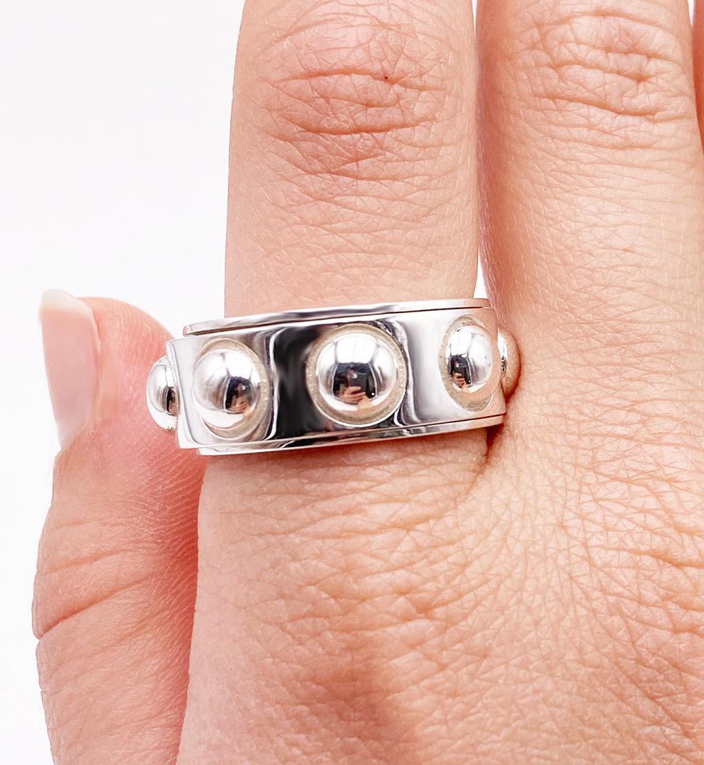 Rossella Ugolini Brushed Platinum Rotating No Stress Man Band Ring For Sale 7