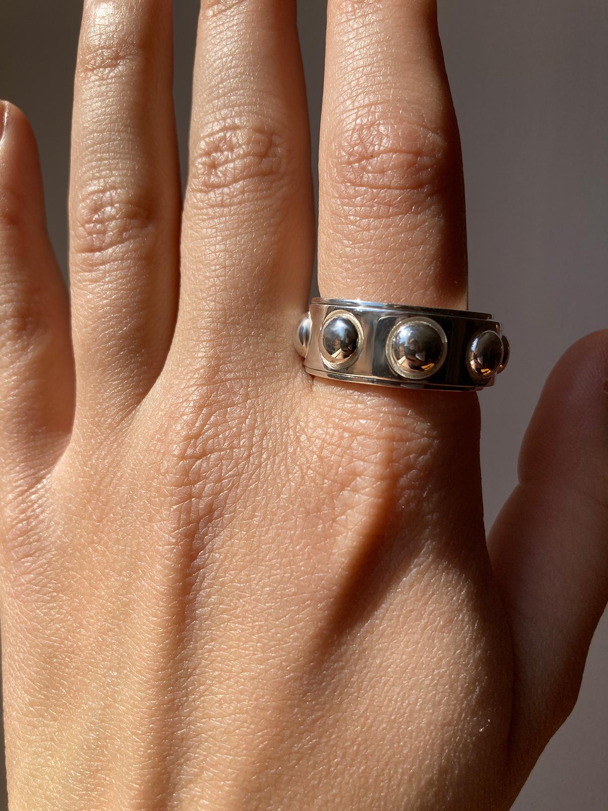 Contemporary Rossella Ugolini Brushed Platinum Rotating No Stress Man Band Ring For Sale