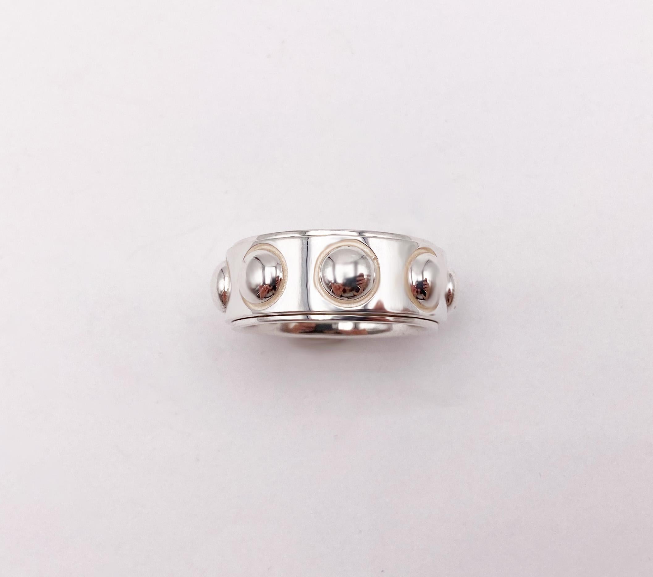 Rossella Ugolini Brushed Platinum Rotating No Stress Man Band Ring For Sale 2