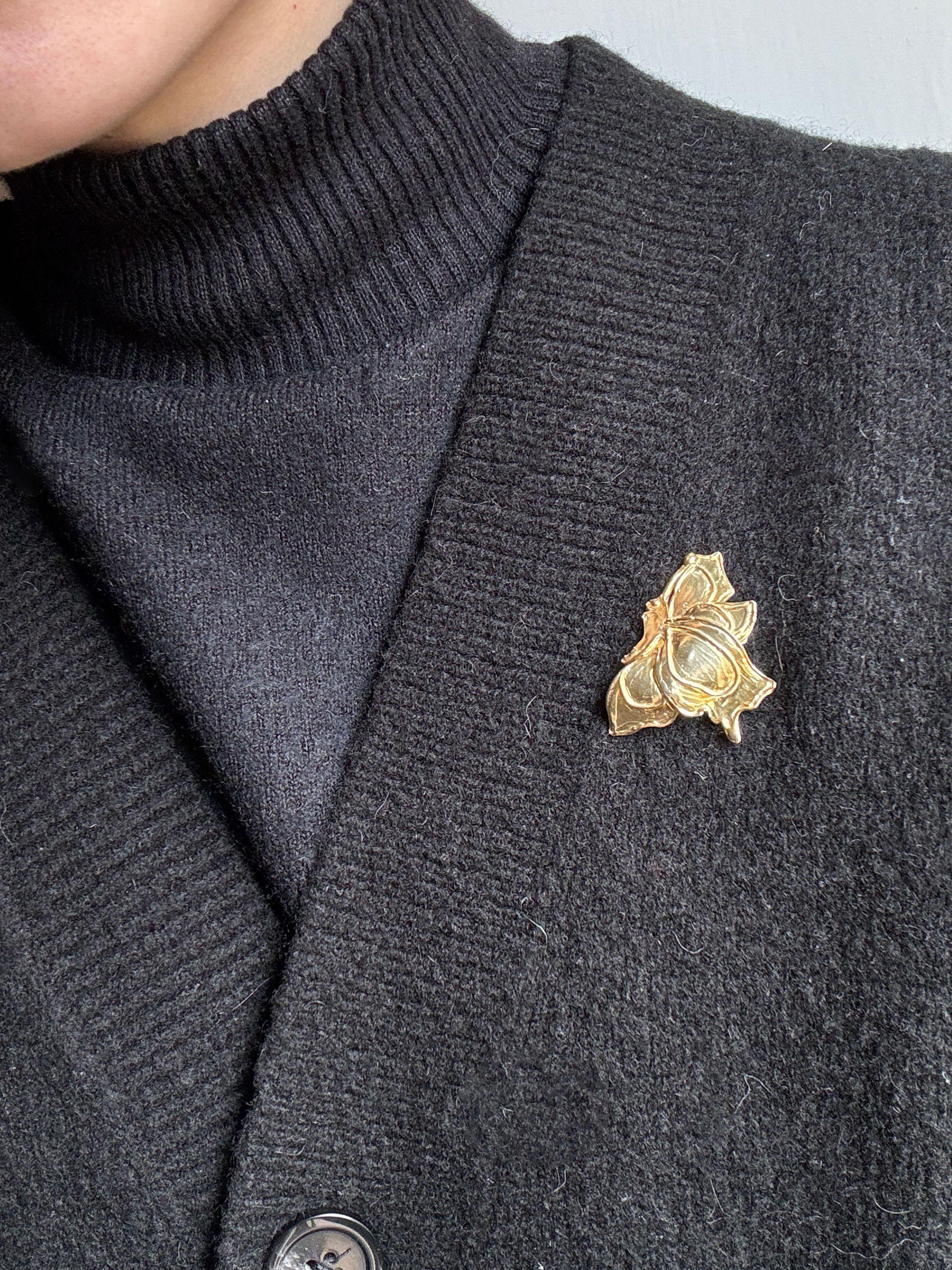 Rossella Ugolini Broche papillon éphémère en plaqué or jaune 24 carats en vente 1