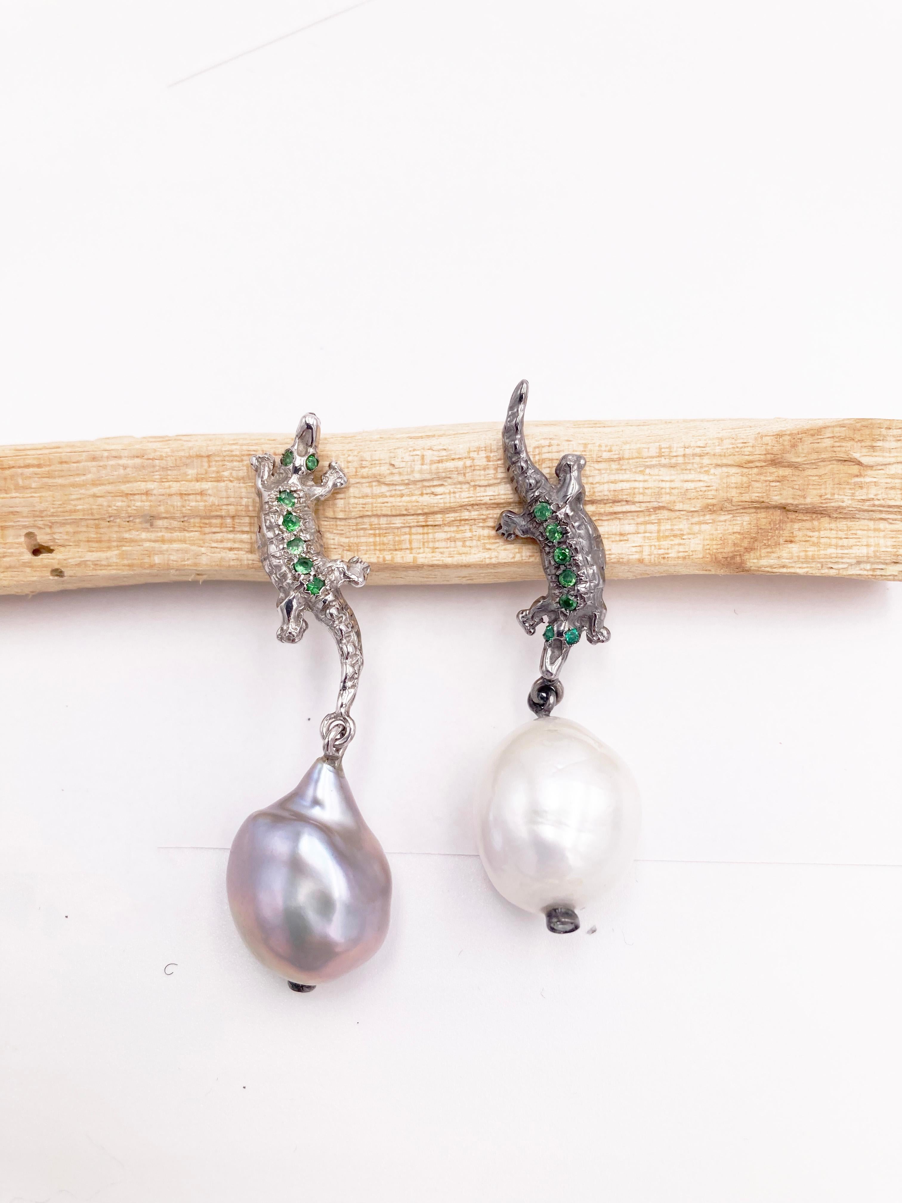 Rossella Ugolini, boucles d'oreilles baroques en alligator vert, tsavorite et diamants en vente 1