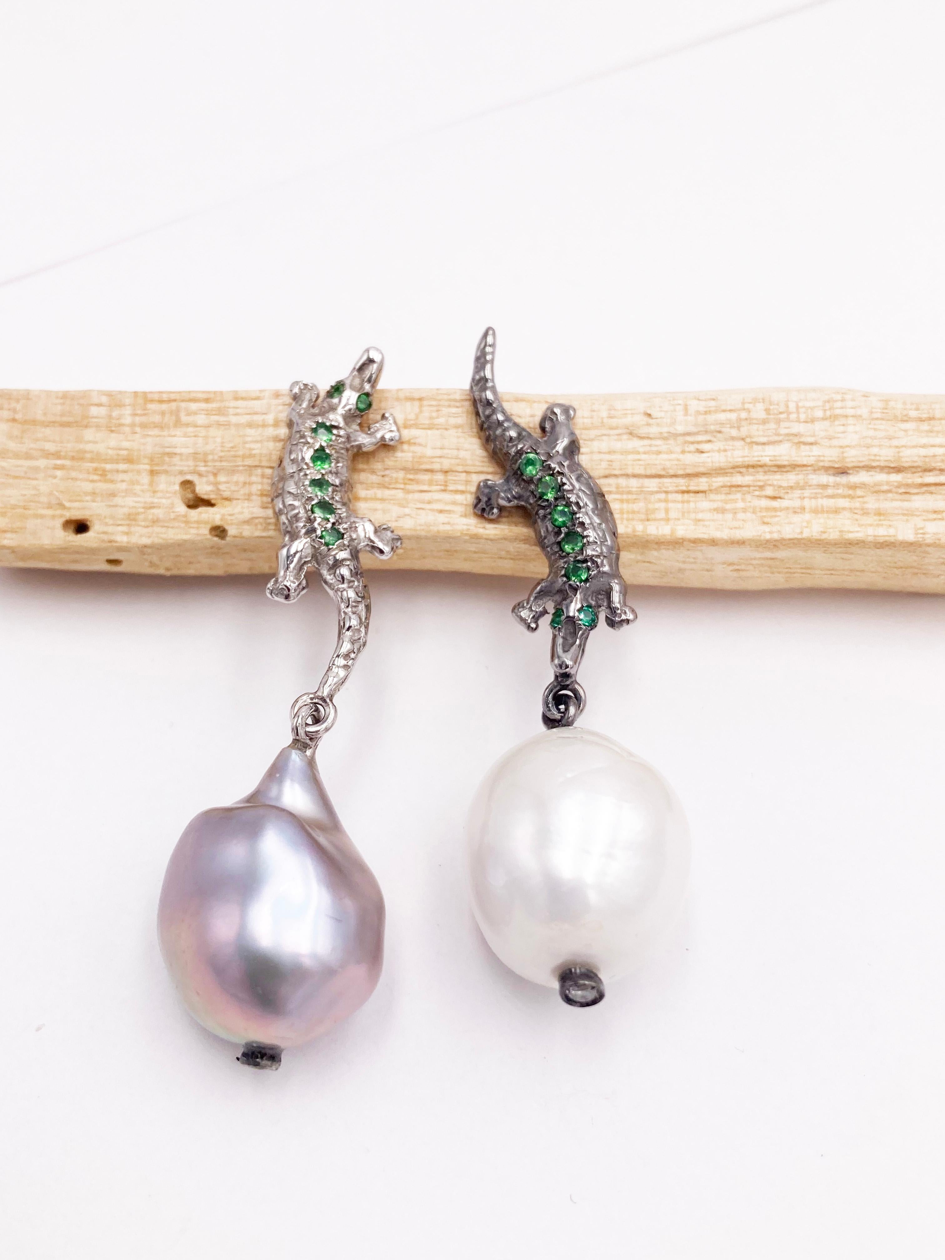 Rossella Ugolini, boucles d'oreilles baroques en alligator vert, tsavorite et diamants en vente 3