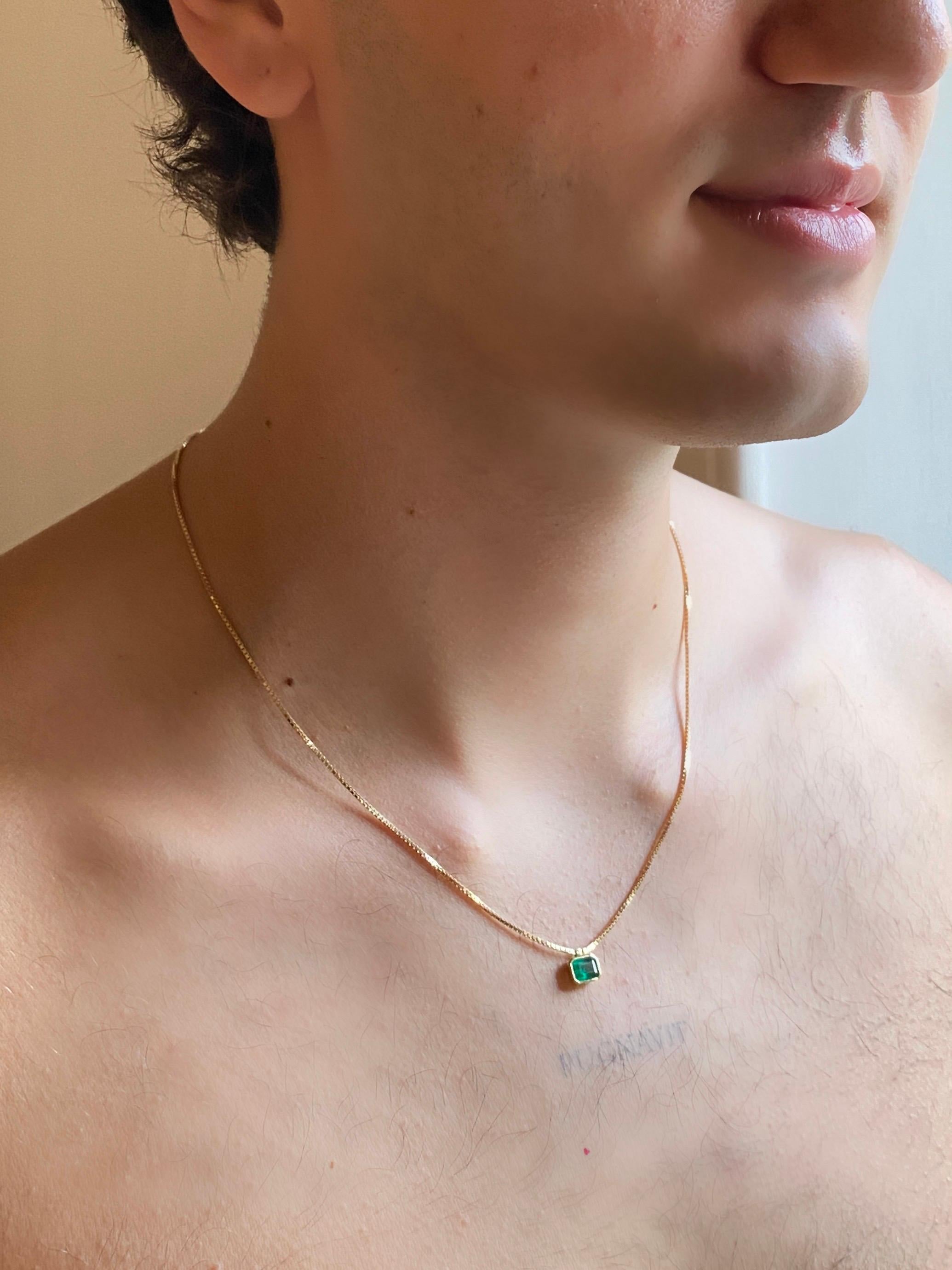 Rossella Ugolini Modern Emerald Man Necklace Crafted in Italy 18K Yellow Gold For Sale 5