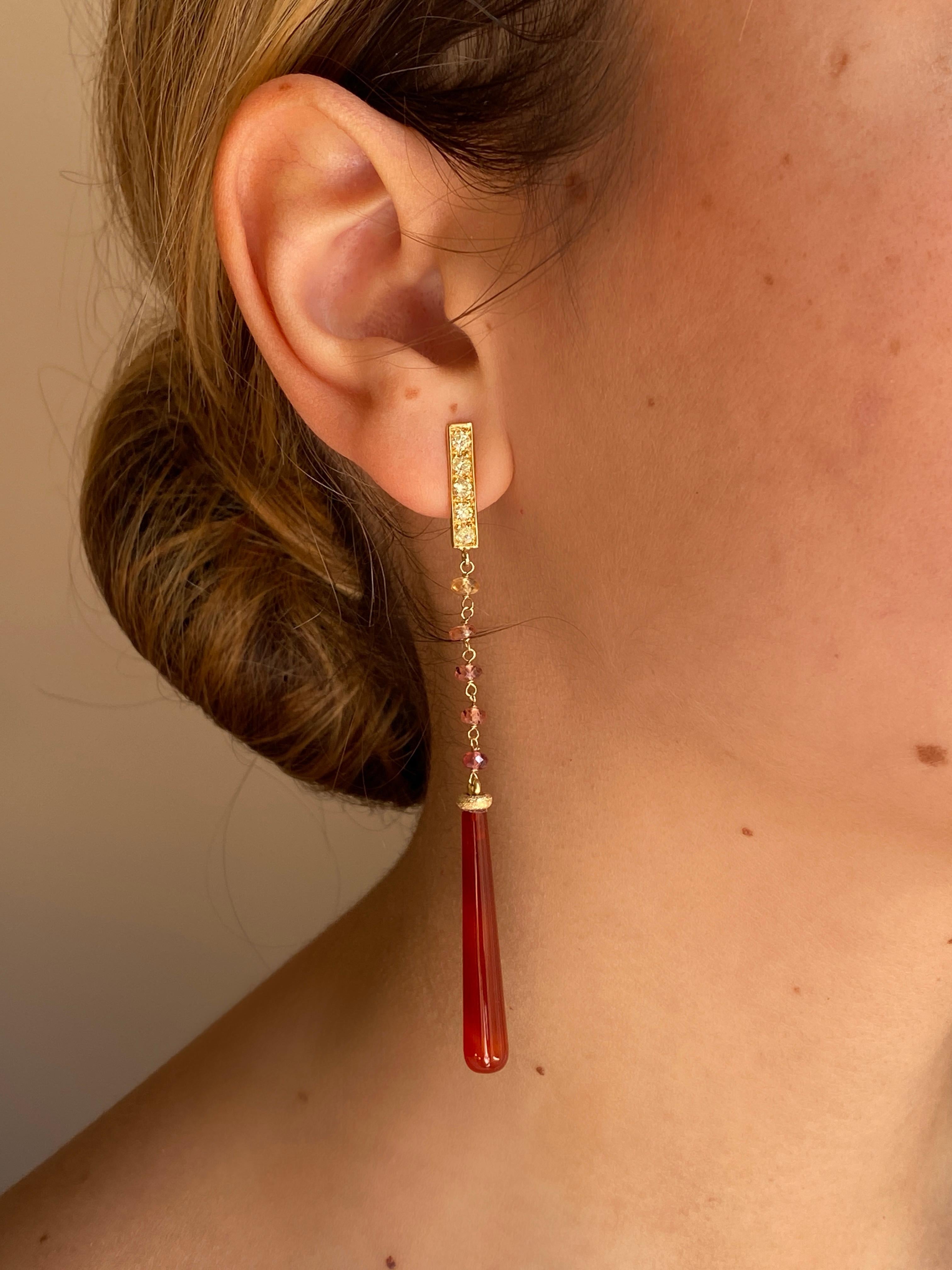Rossella Ugolini, boucles d'oreilles en or 18 carats, saphirs multicolores et diamants jaune canari Neuf - En vente à Rome, IT