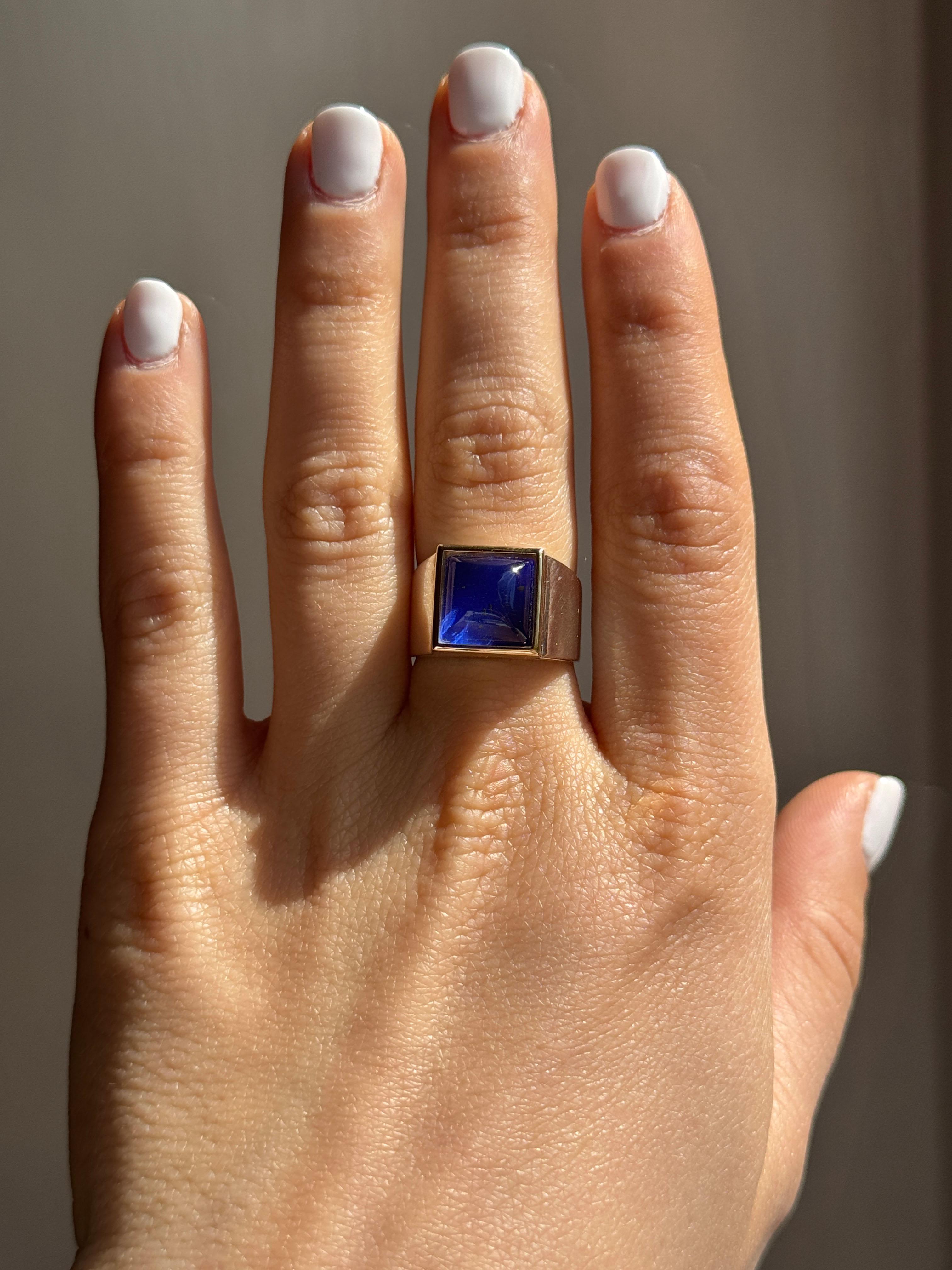 Rossella Ugolini Platinum Sugarloaf Cabochon Lapis Lazuli Man Signet Ring For Sale 5