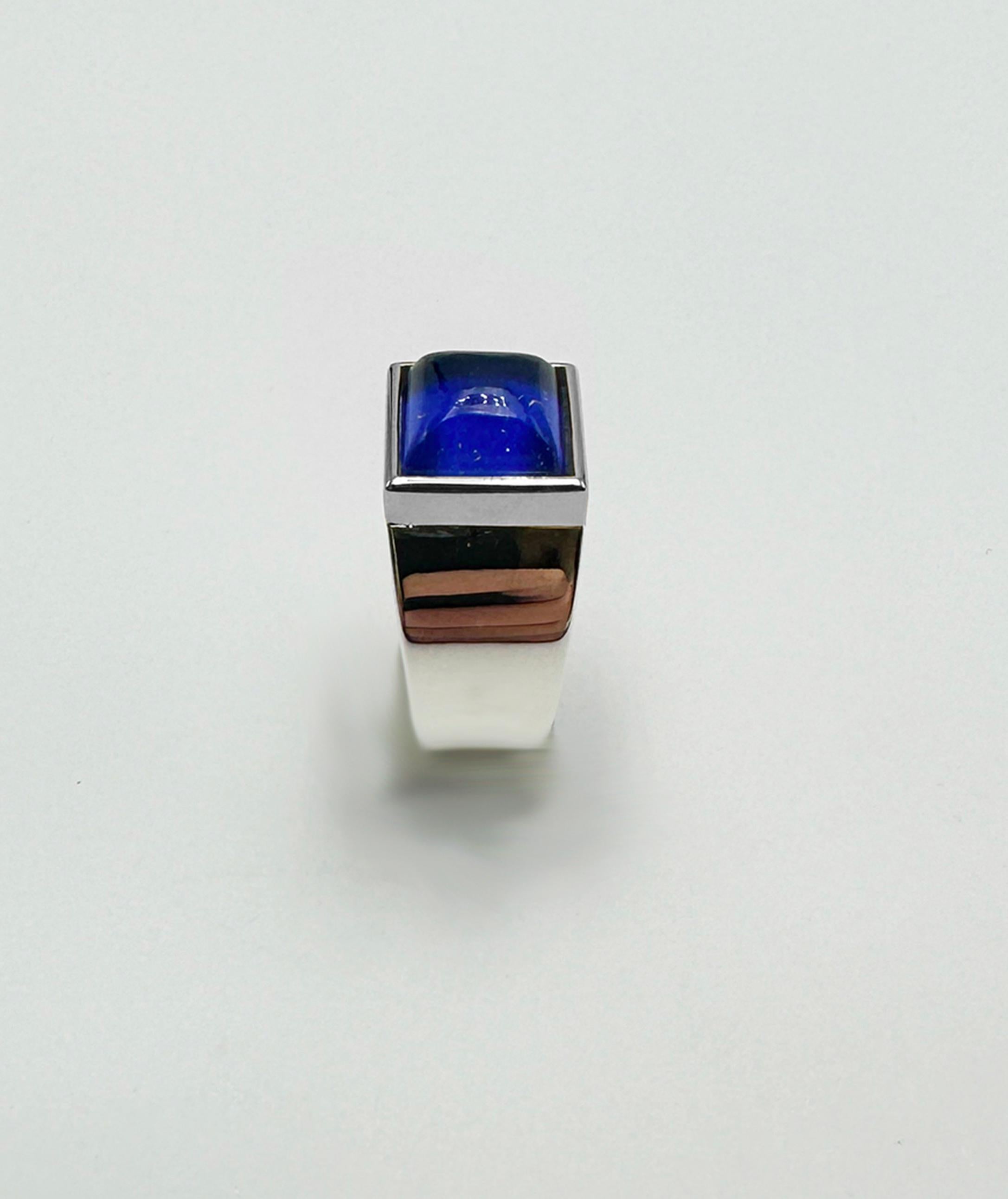 Men's Rossella Ugolini Platinum Sugarloaf Cabochon Lapis Lazuli Man Signet Ring For Sale