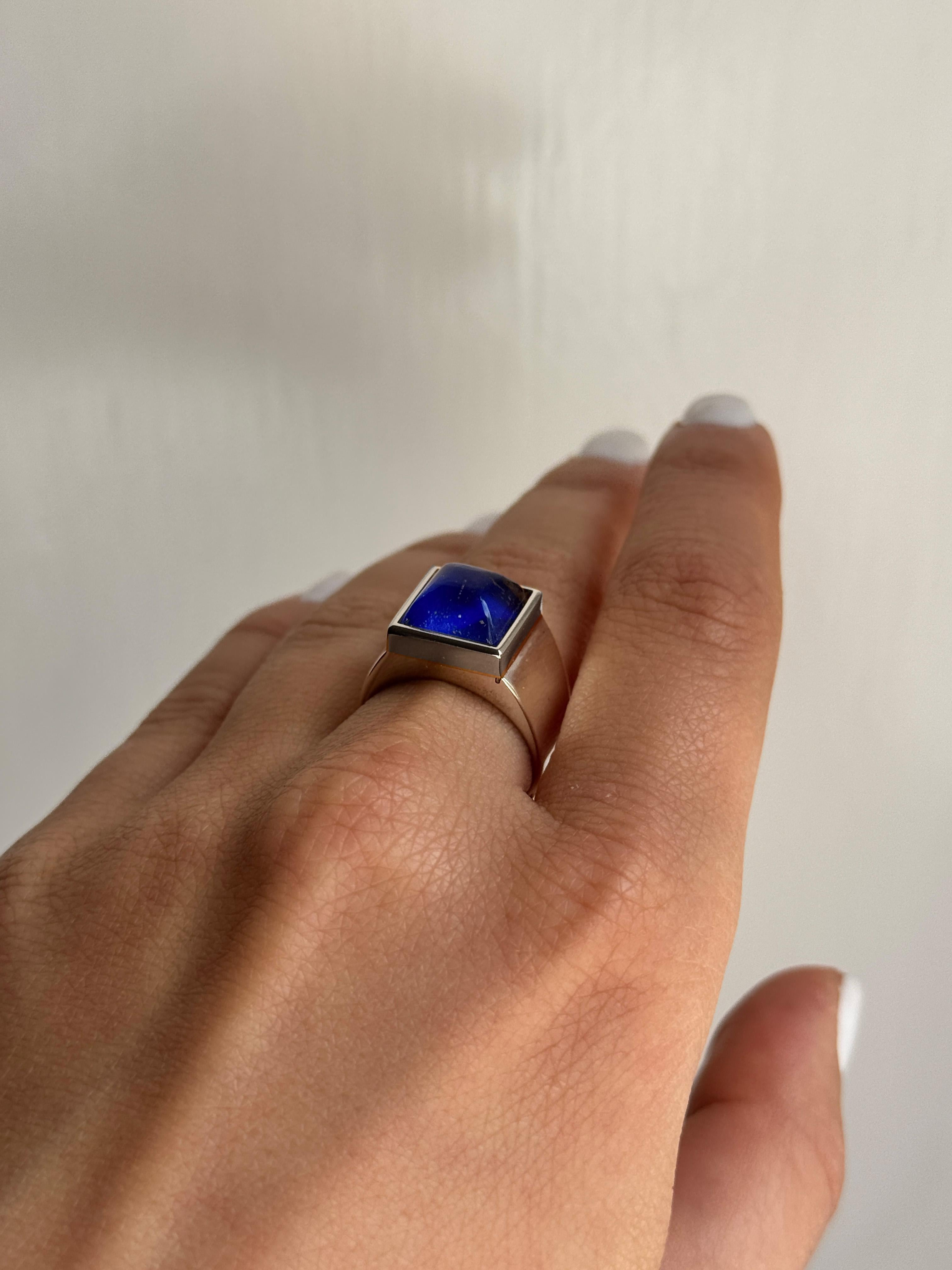 Modern Rossella Ugolini Platinum Sugarloaf Cabochon Lapis Lazuli Man Signet Ring For Sale
