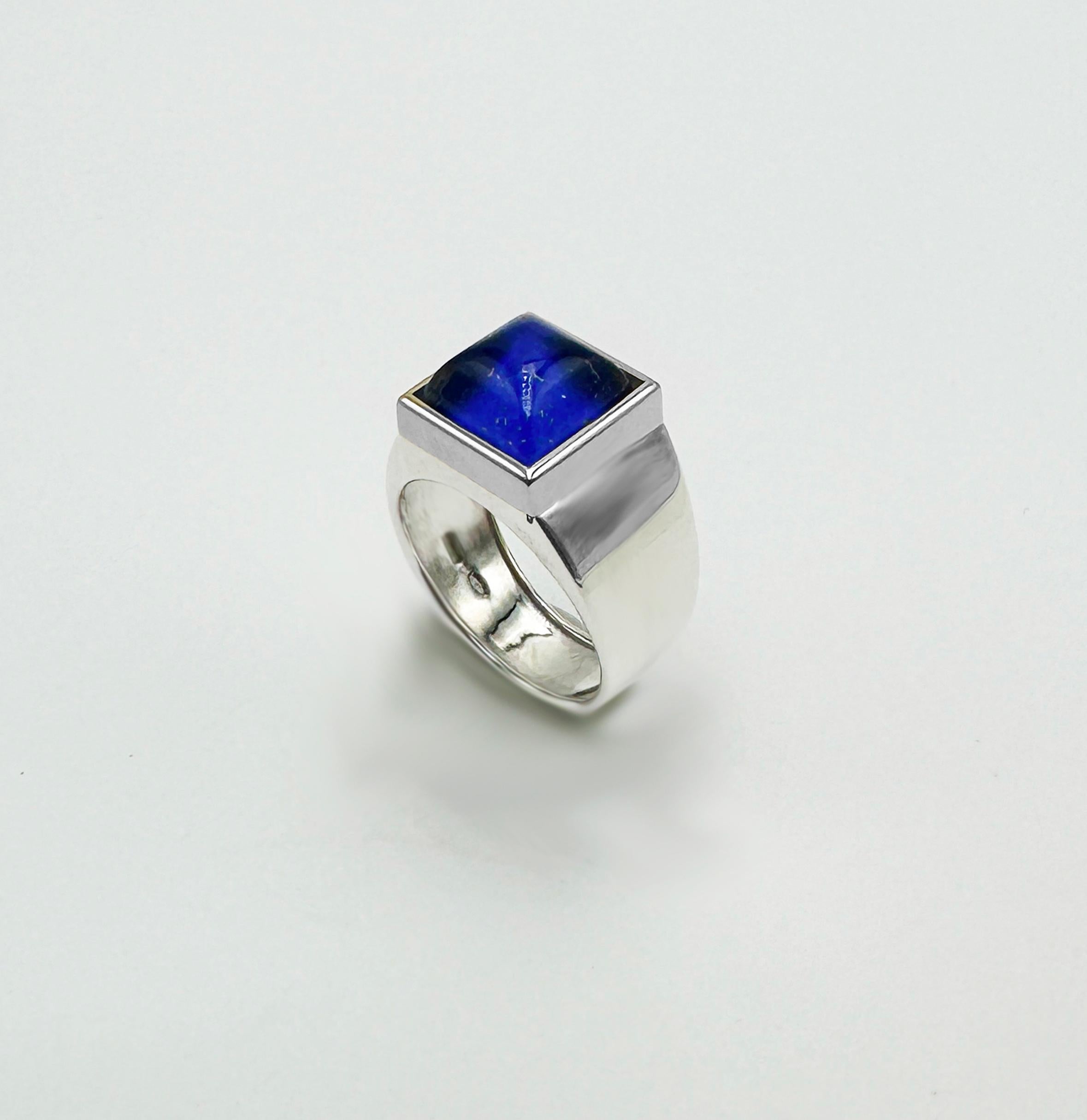 Rossella Ugolini Platinum Sugarloaf Cabochon Lapis Lazuli Man Signet Ring For Sale 2