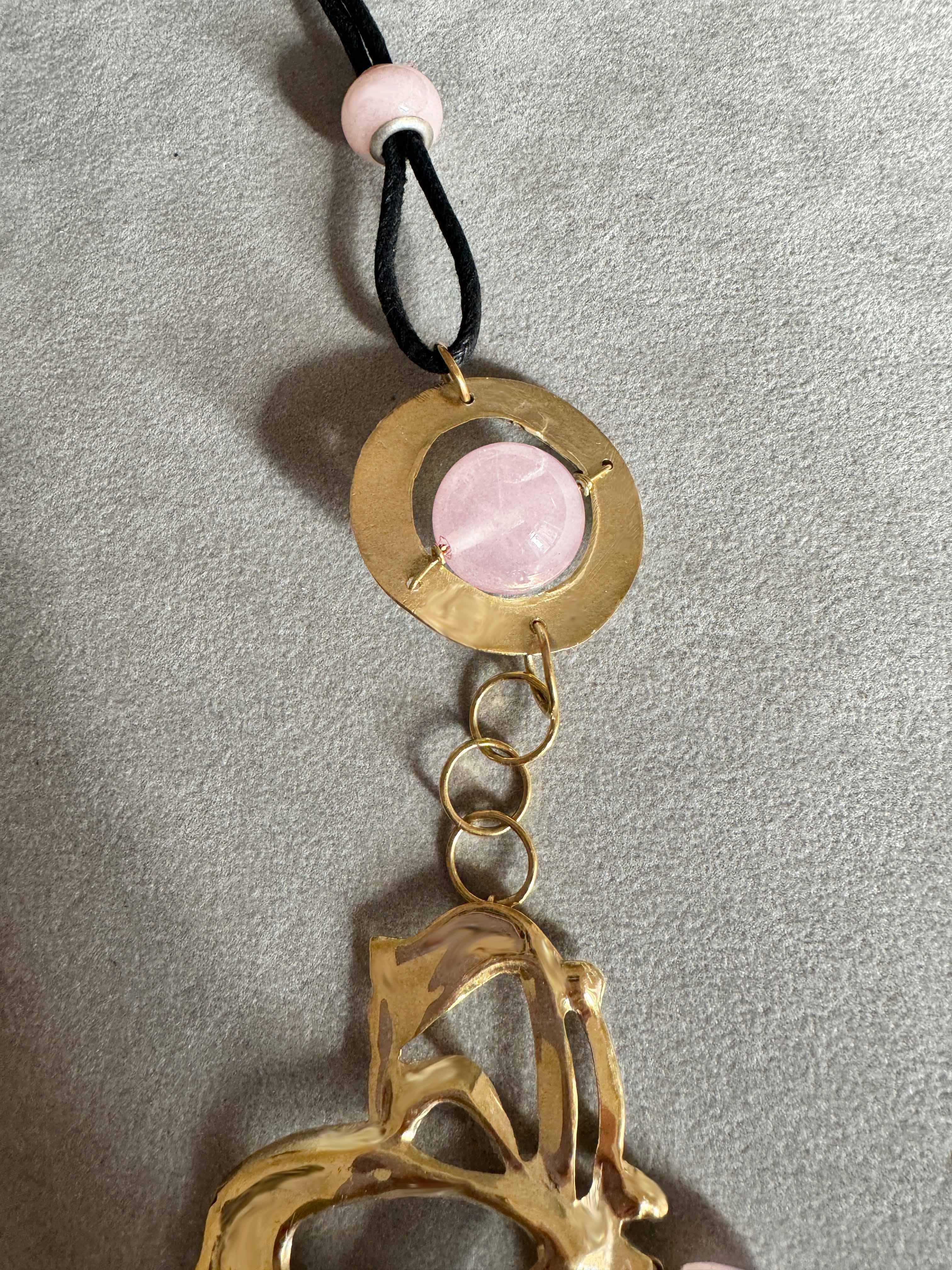 Rossella Ugolini, collier cravate unique papillon Texan Bolo en quartz rose en vente 7