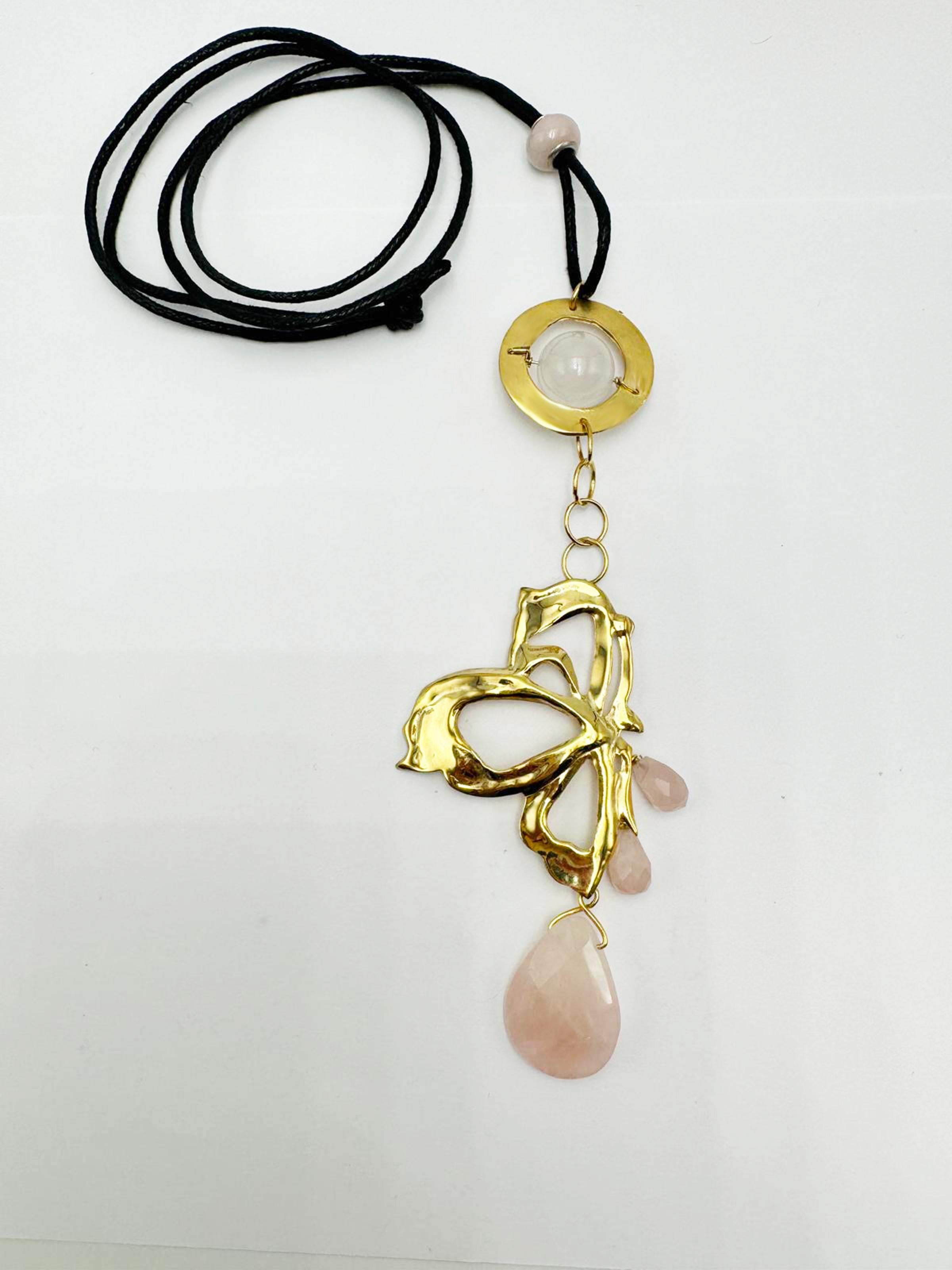 Rossella Ugolini, collier cravate unique papillon Texan Bolo en quartz rose Neuf - En vente à Rome, IT