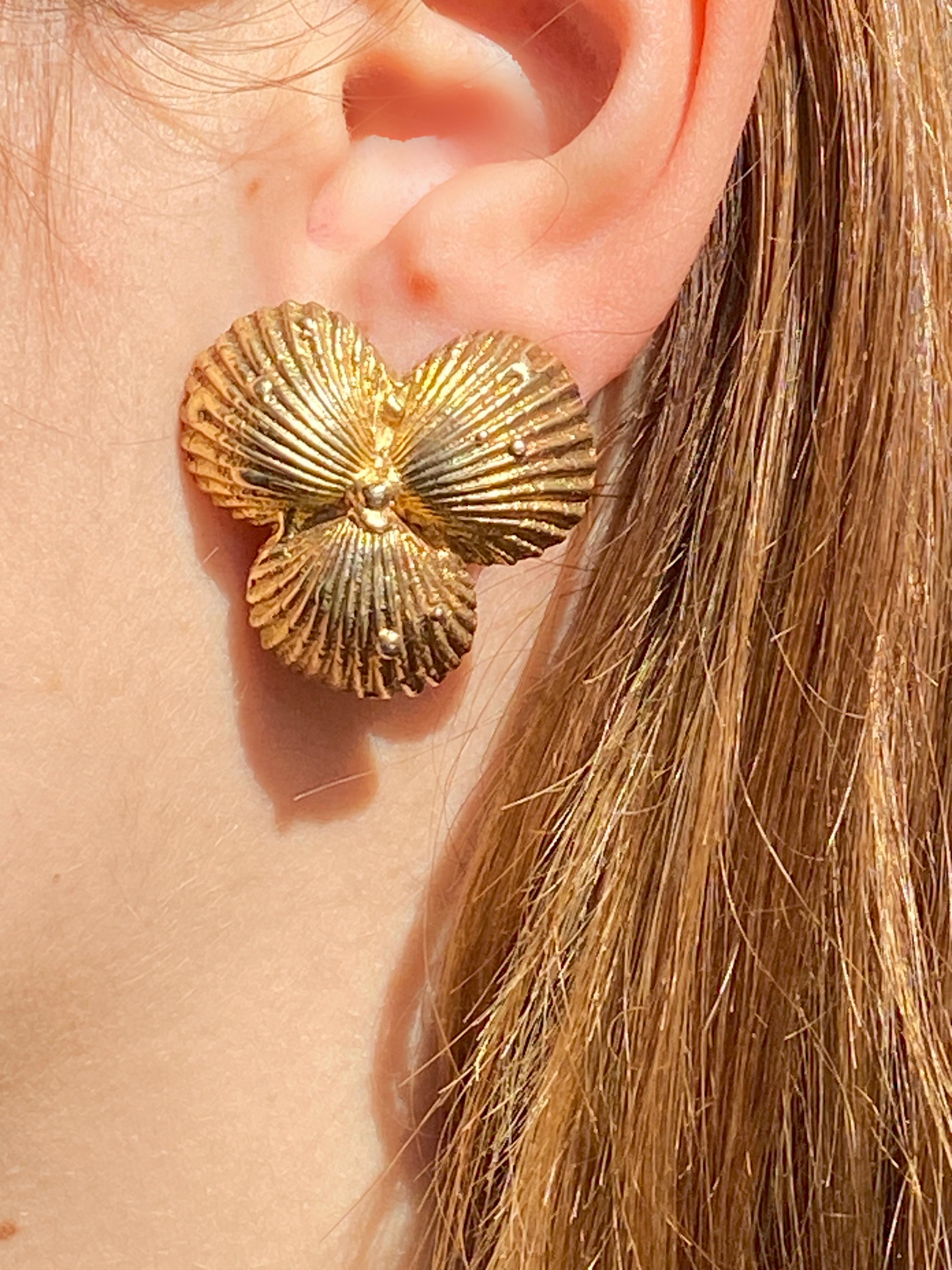 Rossella Ugolini Shell Stud Earrings 14k Yellow Gold  For Sale 2