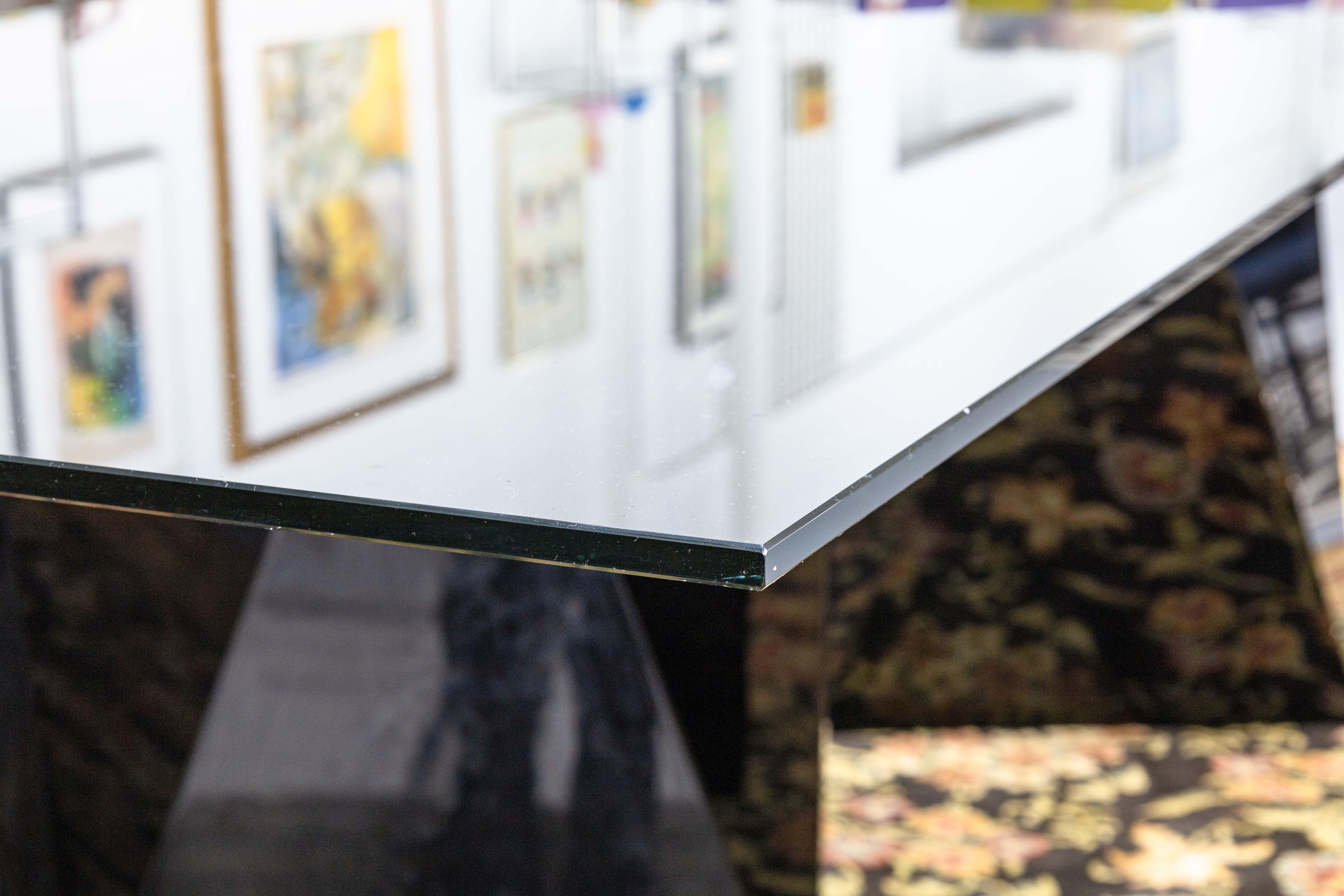 Américain Table de salle à manger italienne en bois laqué noir et verre Rossetto Sapphire Abstract en vente