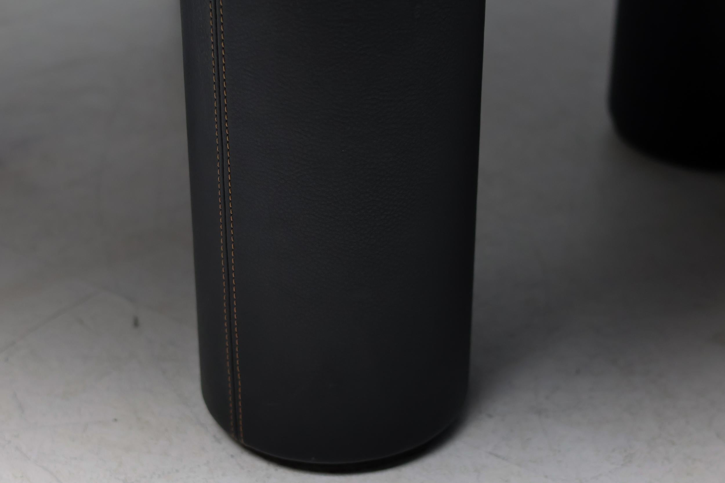 Rossi di Albizzate BO287 Table à cartes en cuir noir par Carlo Bartoli en vente 4