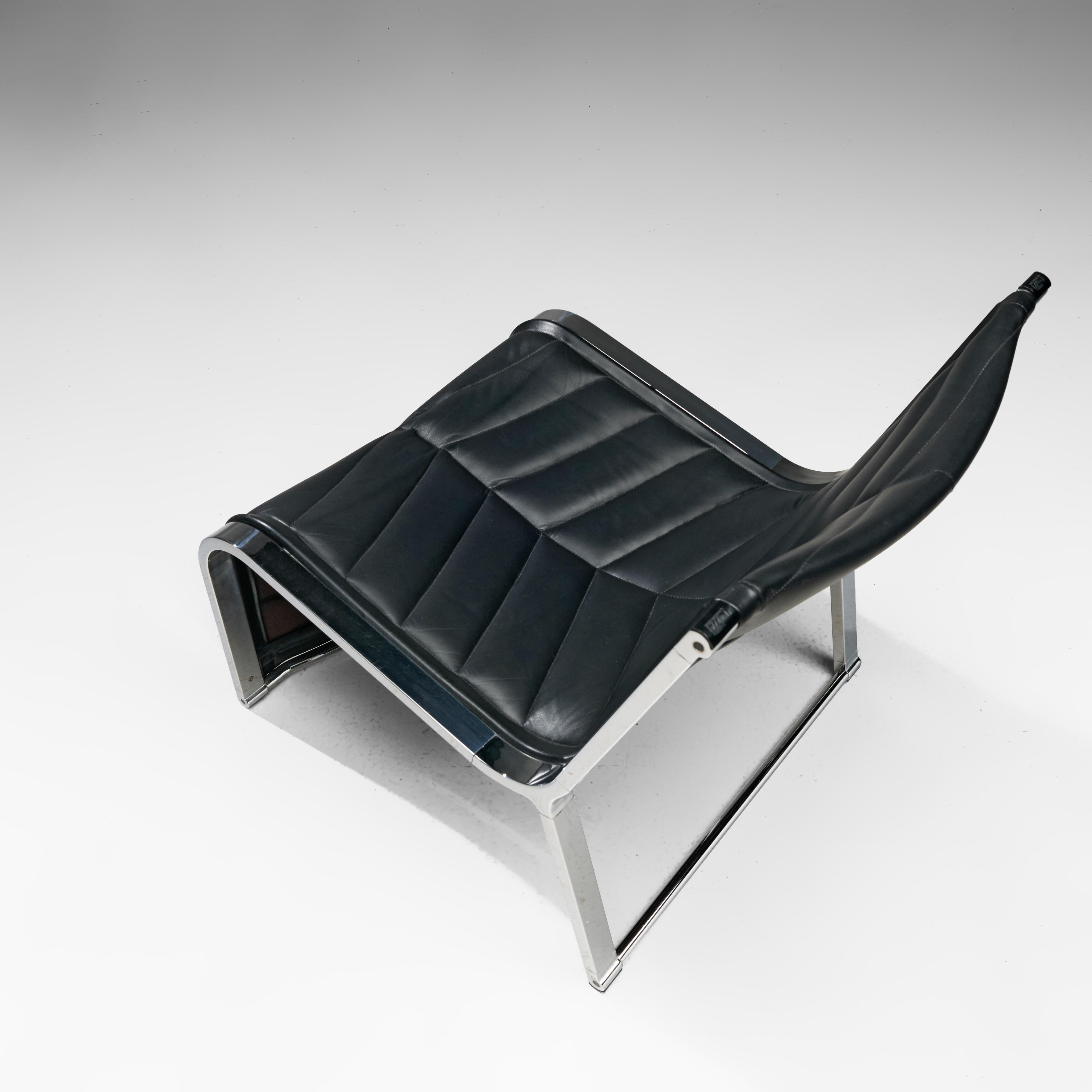 Late 20th Century Rossi di Albizzate Lounge Chair in Leather and Chrome For Sale