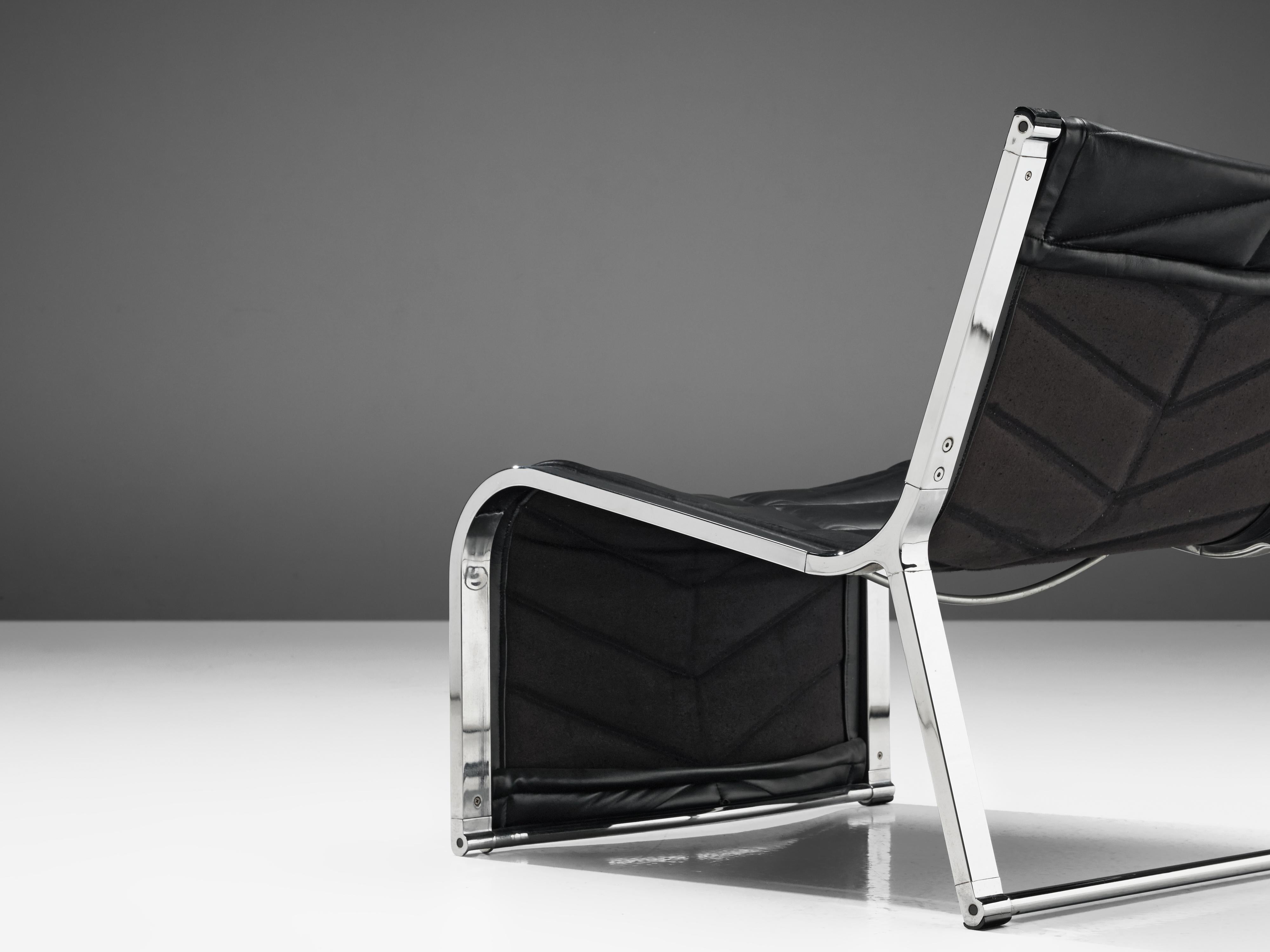 Rossi di Albizzate Pair of Lounge Chairs in Leather and Chrome 4