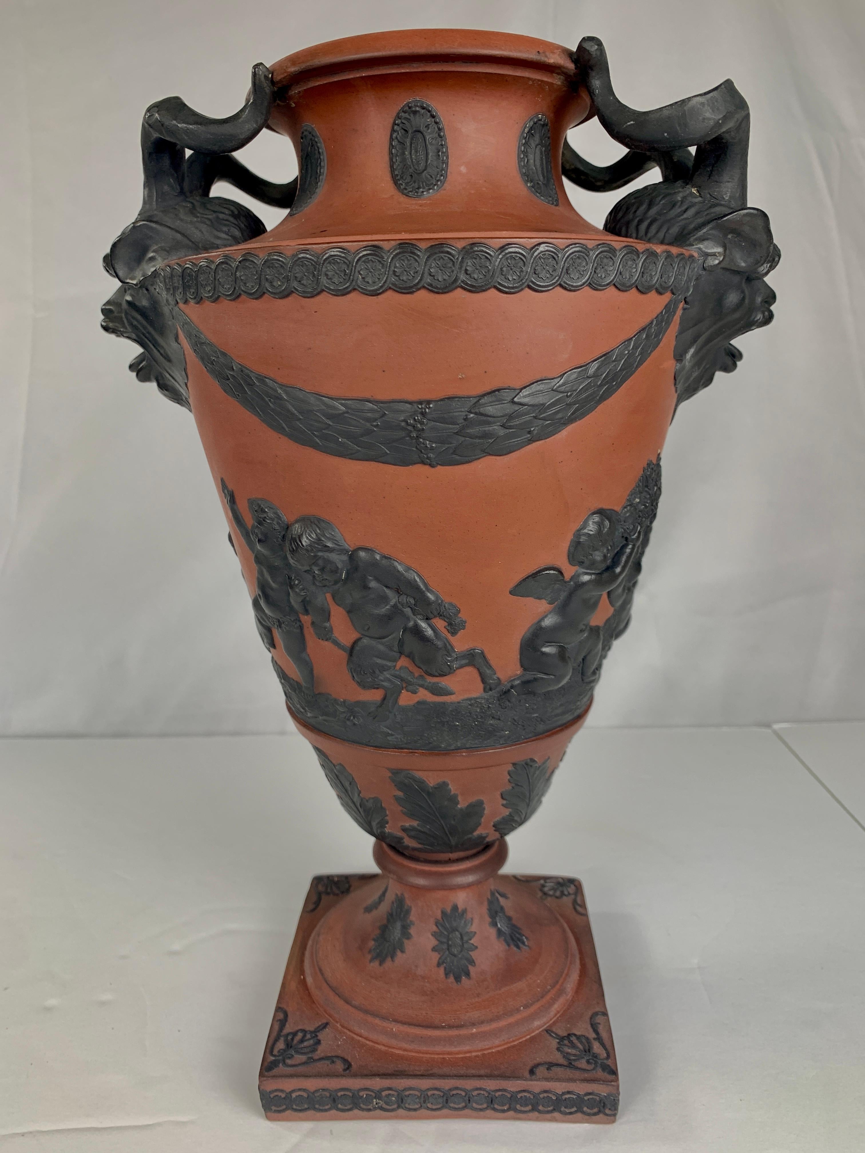Rosso Antico and Black Basalt Vase Made Circa 1815 with Neoclassical Decoration In Excellent Condition In Katonah, NY