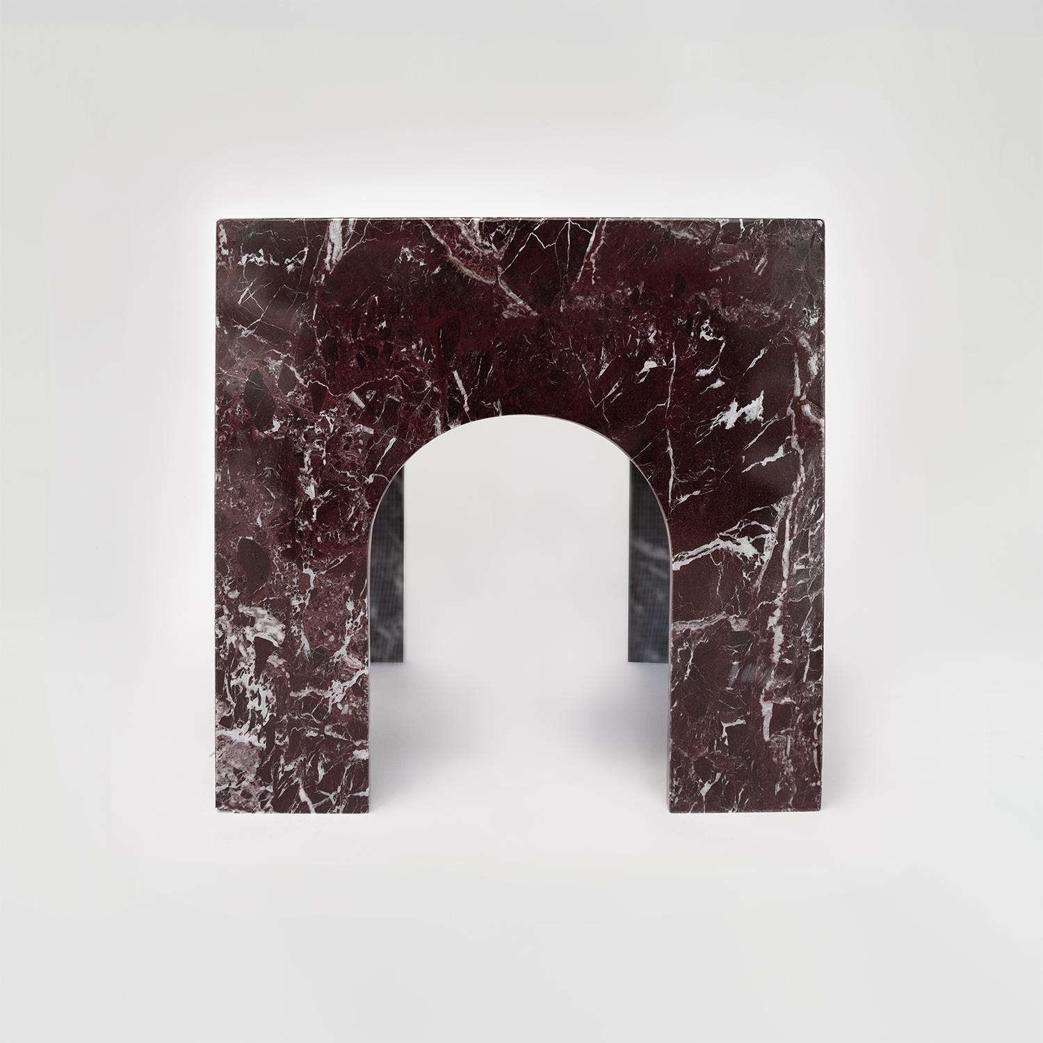 Moderne Table d'appoint en marbre Rosso Levanto en vente