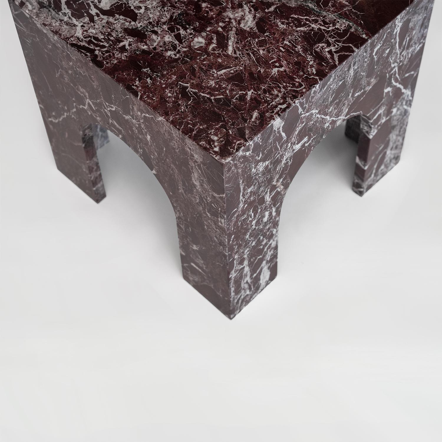 Fait main Table d'appoint en marbre Rosso Levanto en vente
