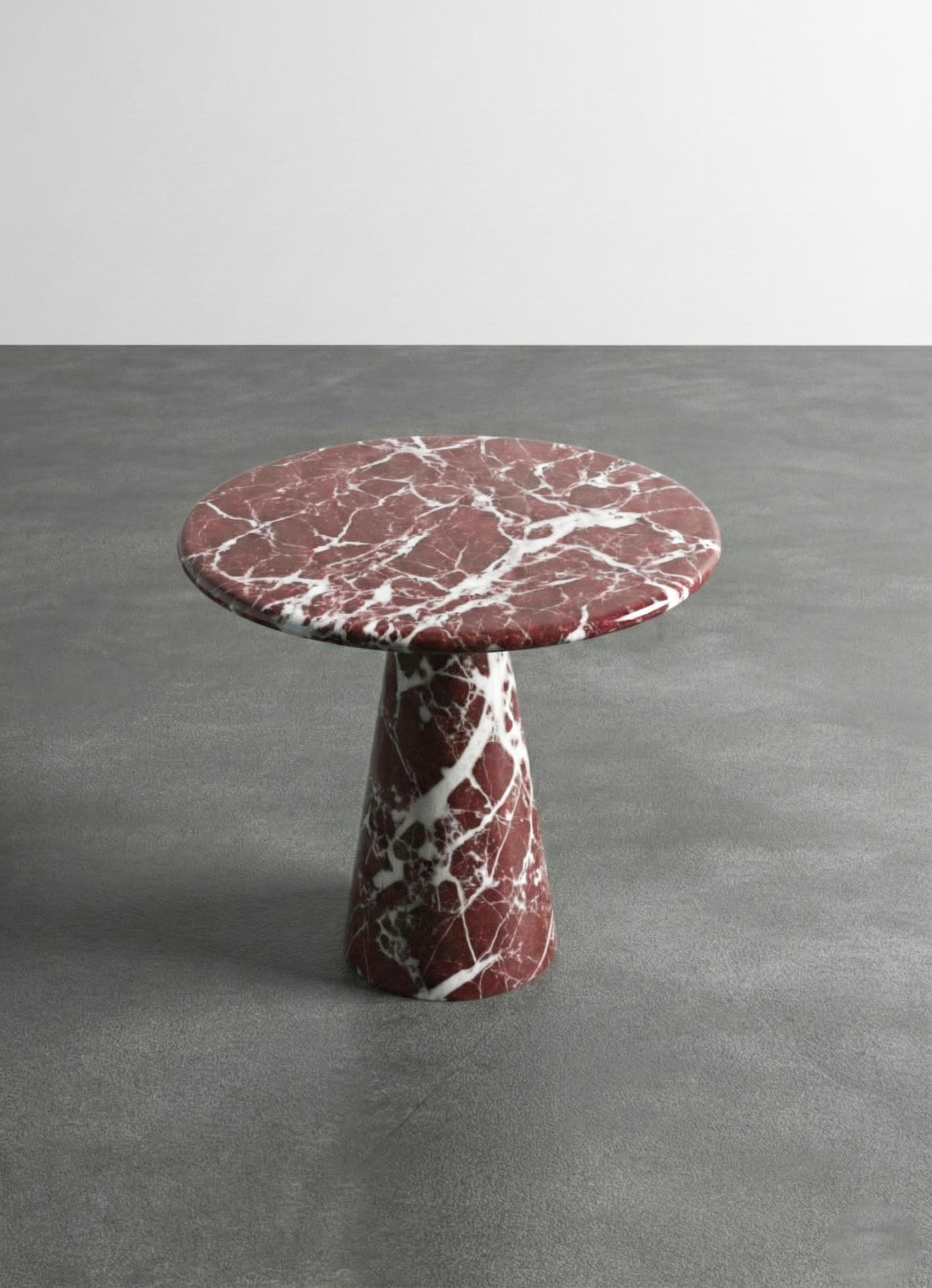 Sculpté Rosso Levanto Red Marble Side Table - Handcrafted Round Coffee Table en vente