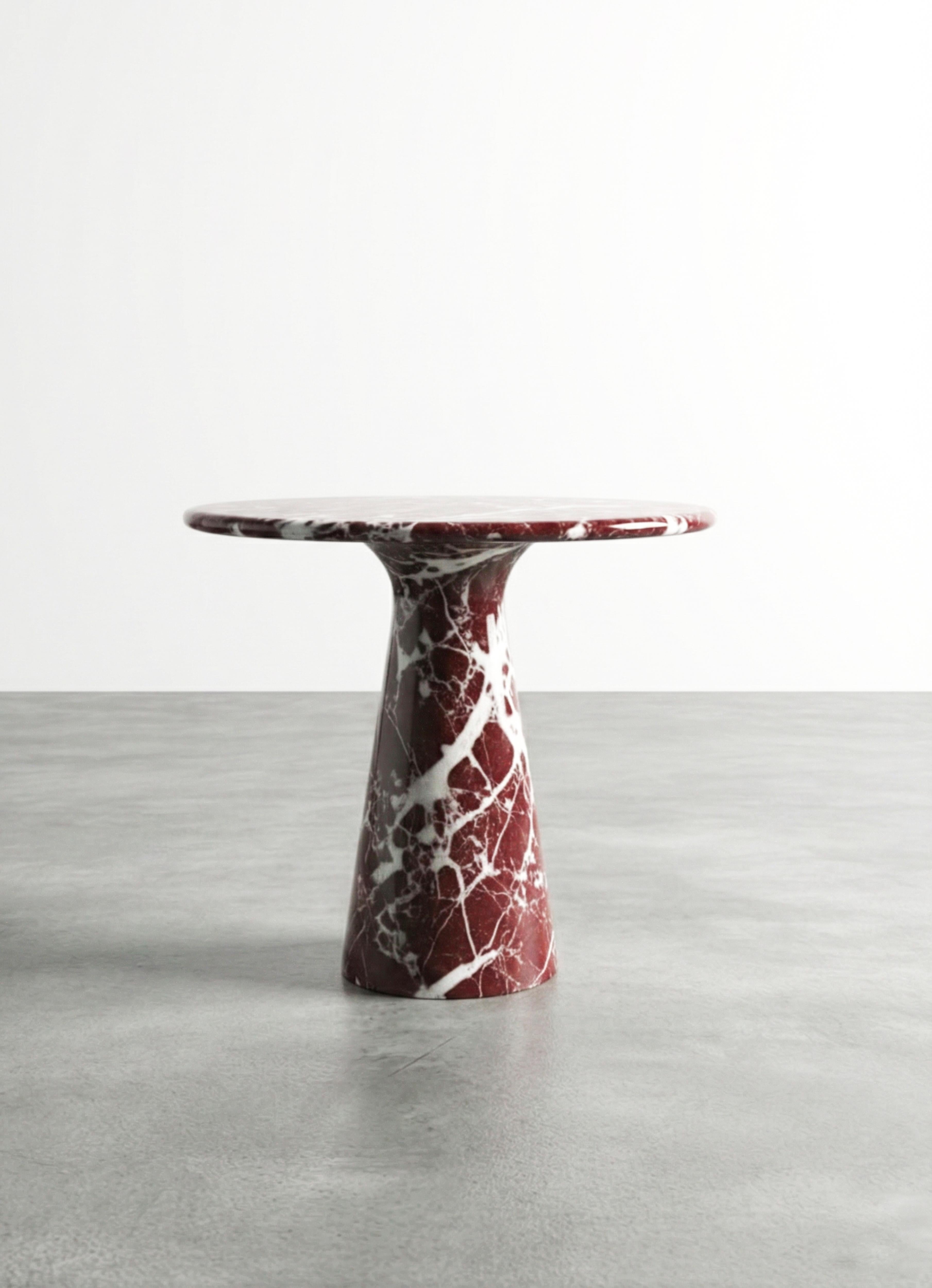 XXIe siècle et contemporain Rosso Levanto Red Marble Side Table - Handcrafted Round Coffee Table en vente