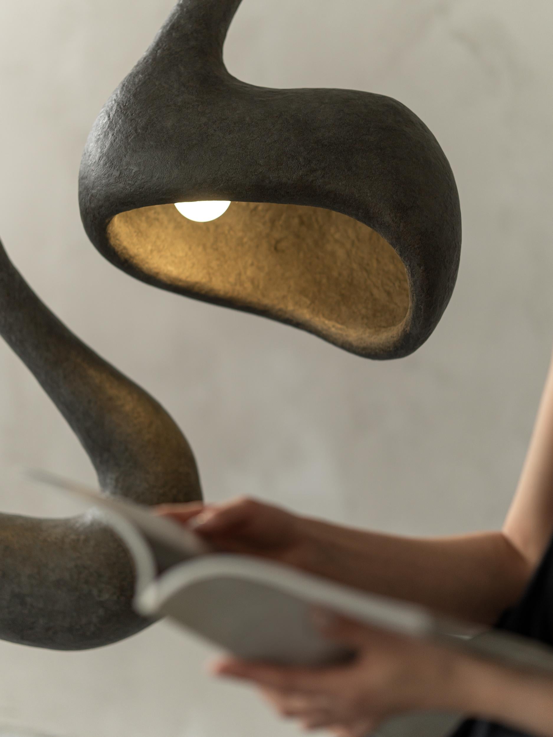Papier ROSTOK Lampadaire contemporain, gris, édition limitée, Organic Bionic Design en vente