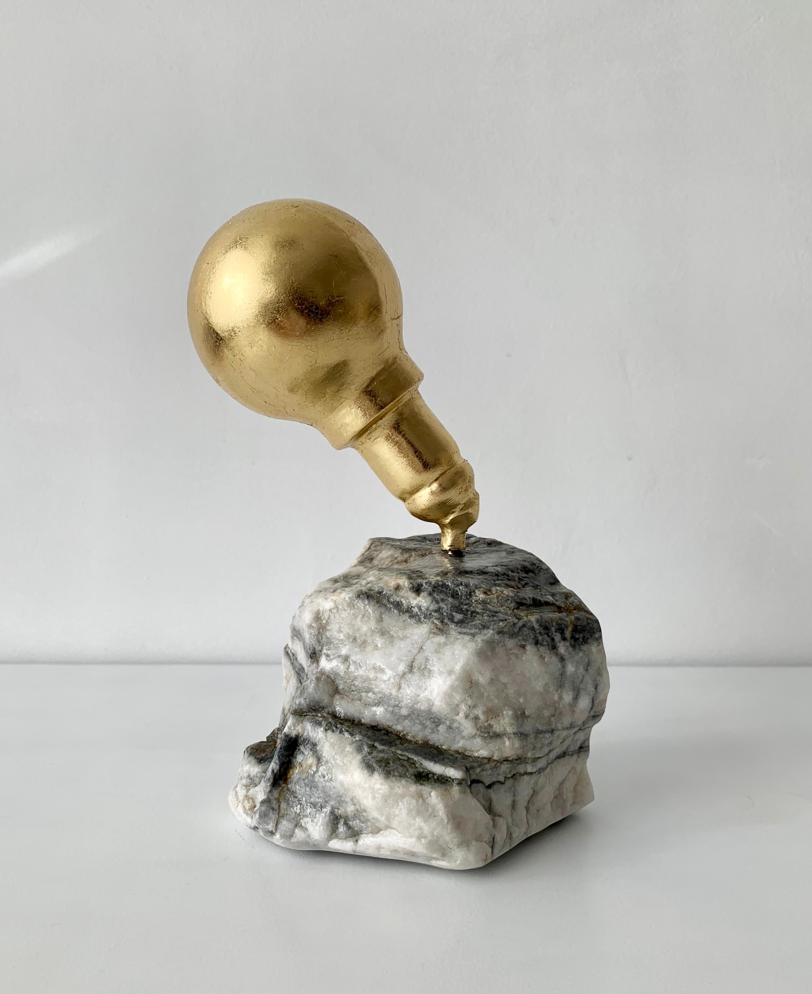 Original Original- Original-Skulptur IDEA (LAMP) Büro aus Gold und weißem Stahl und Marmor im Angebot 1