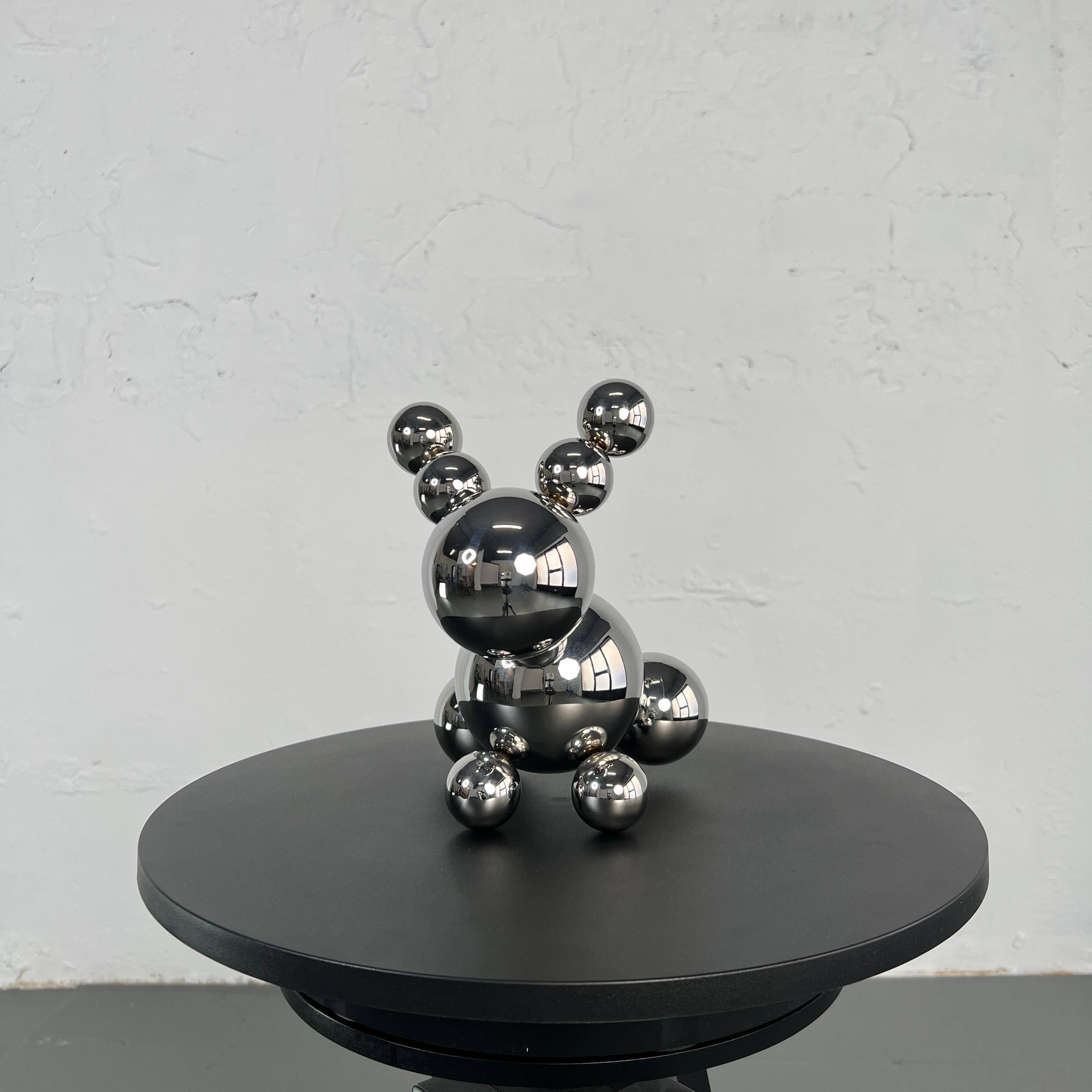 Edelstahl Kaninchen Bunny Roboter 'Ears Up!' Minimalistische Kunst im Angebot 3