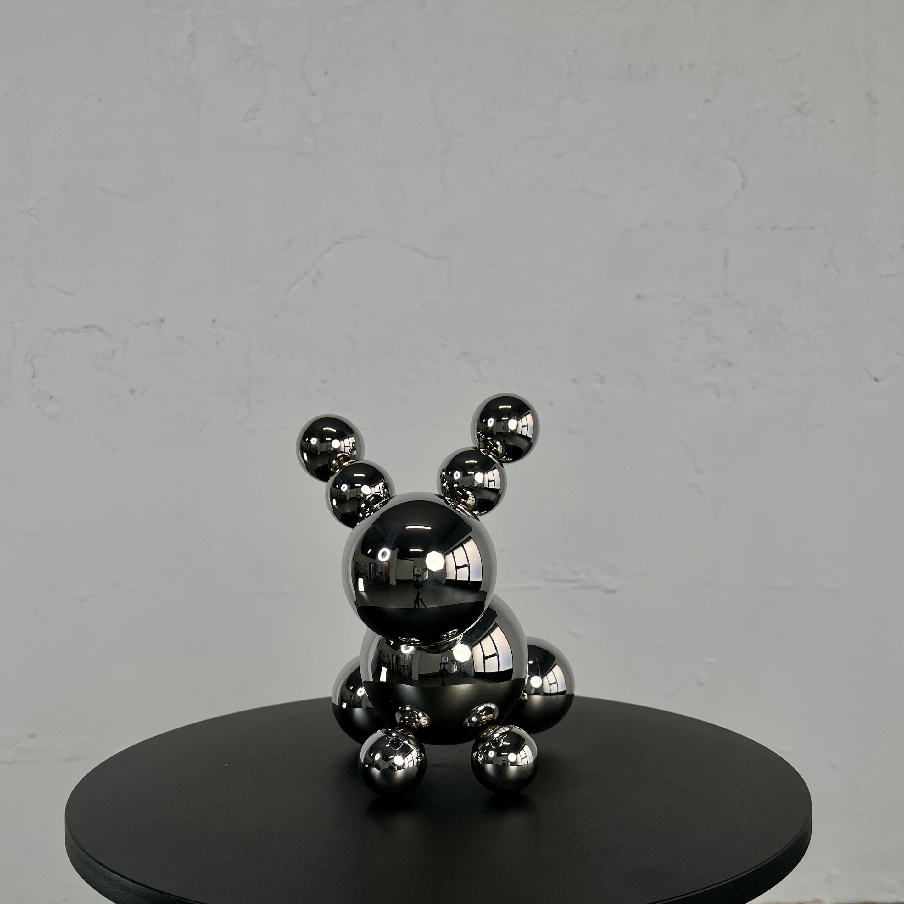 Edelstahl Kaninchen Bunny Roboter 'Ears Up!' Minimalistische Kunst im Angebot 4