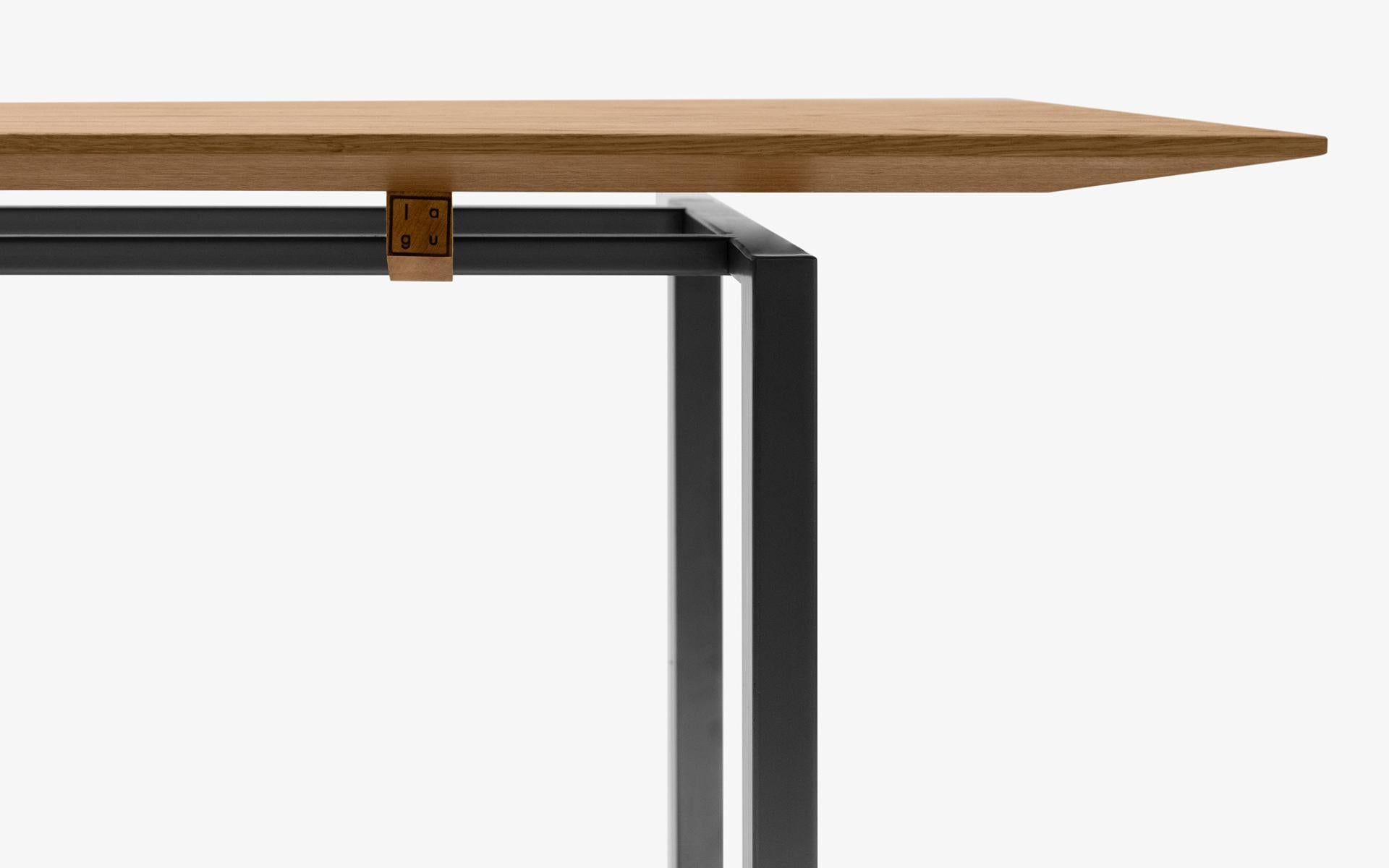 Rōsu Arbeitstisch, Tischplatte Eiche furniert (Handgefertigt) im Angebot