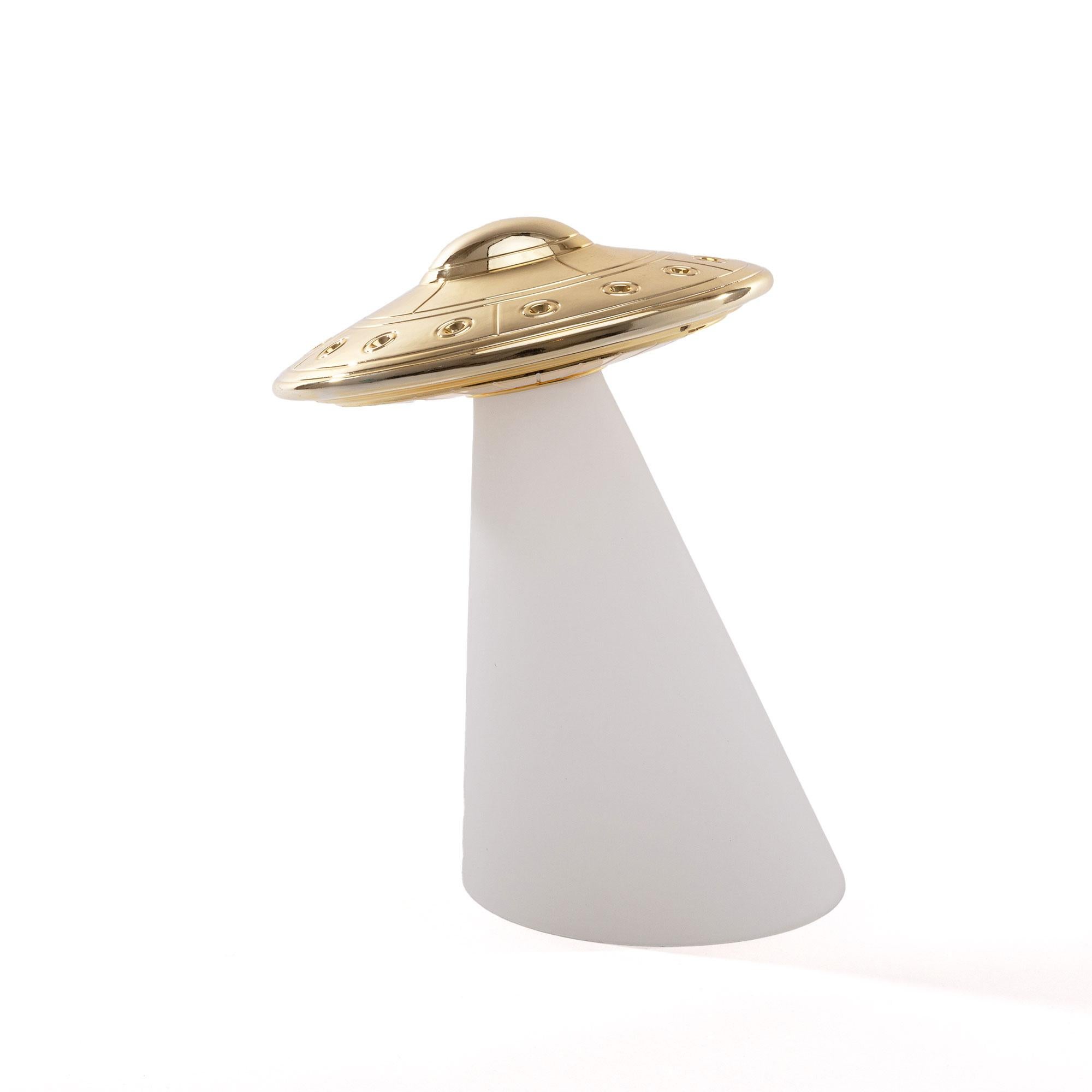Contemporary Roswell Lamp