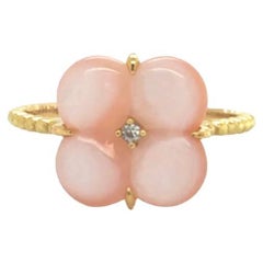 Rosy Mother Of Pearl Clover Natural Diamond Ring 18K Yellow Gold