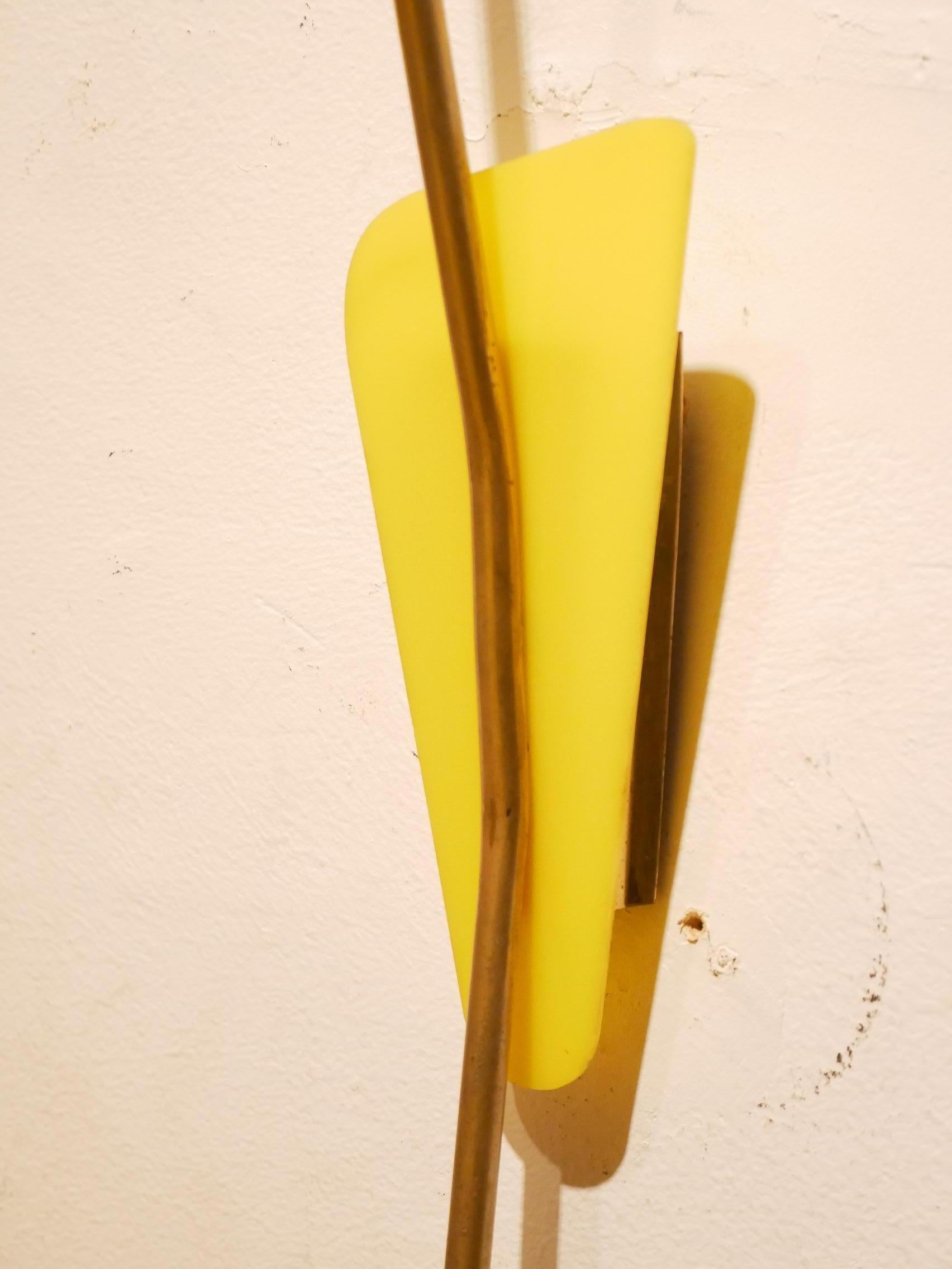Rotaflex Style 1950s Perspex and Brass Arm Lamp, France In Good Condition For Sale In Brussels, Ixelles