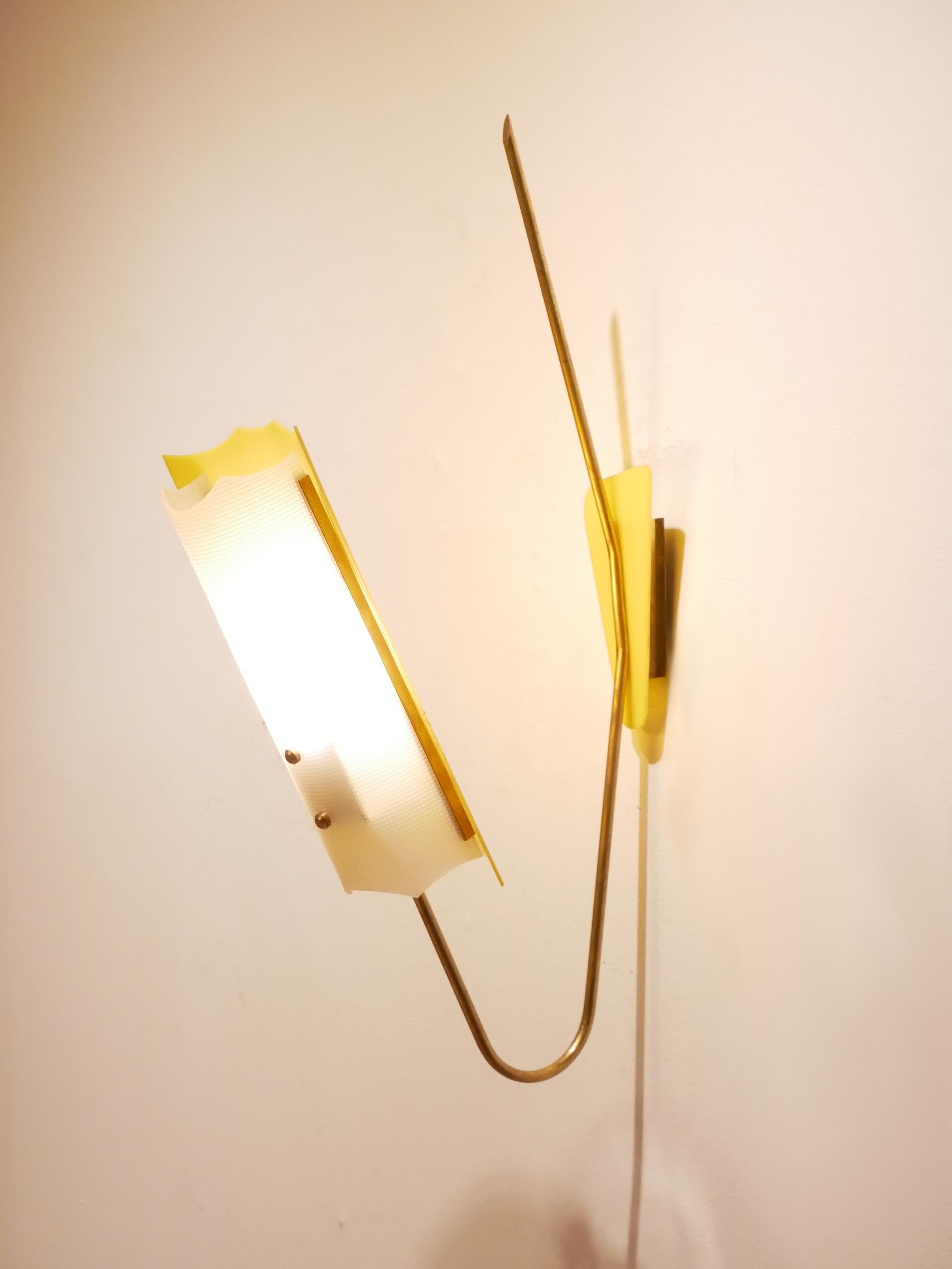 20th Century Rotaflex Style 1950s Perspex and Brass Arm Lamp, France For Sale