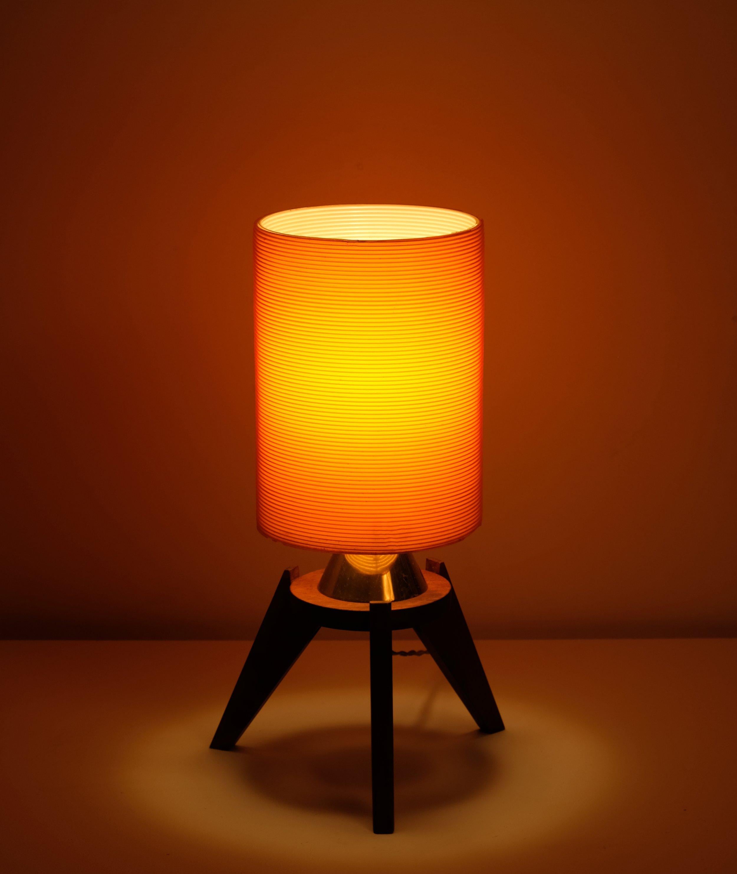 Mid-Century Modern Rotaflex walnut table lamp by John and Sylvia Reid, 1950's For Sale