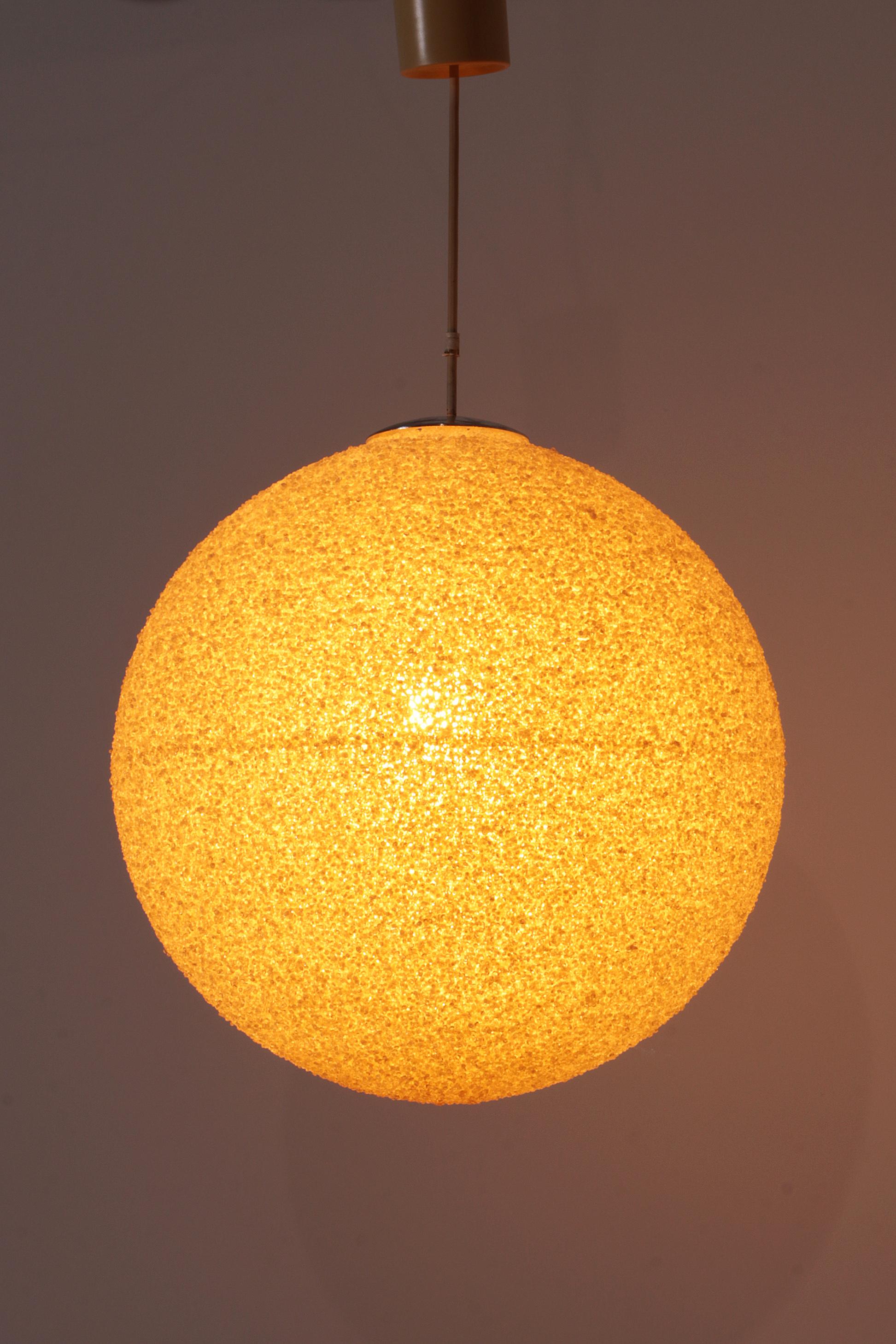 Mid-Century Modern Rotaflex XL cream Sugar Ball Hanging Lamp - 60s Design For Sale