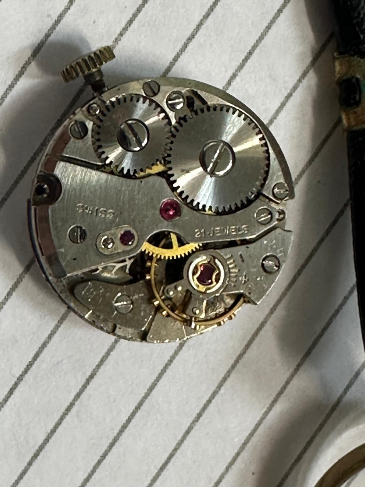 Rotary 9K Yellow Gold Swiss Manual 21 jewels Single Lug Cocktail Ladies' Watch In Excellent Condition In MELBOURNE, AU