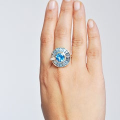 Rotating 9.46 Carats Blue Topaz Diamond Spinning Cocktail Gold Ring