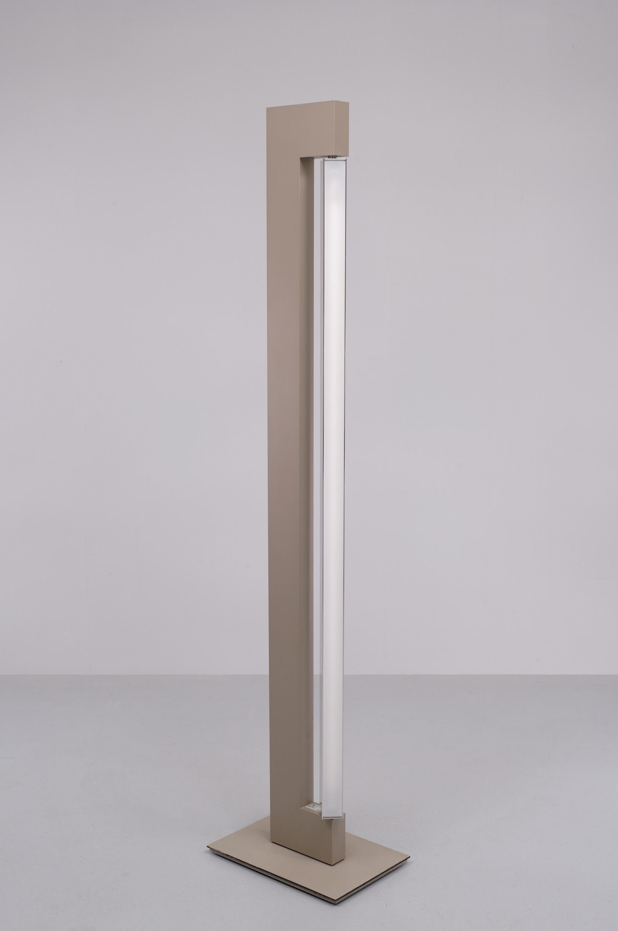 Aluminum Rotating Ara floor lamp by Ilaria Marelli  by Italian-Luce 1980s  For Sale