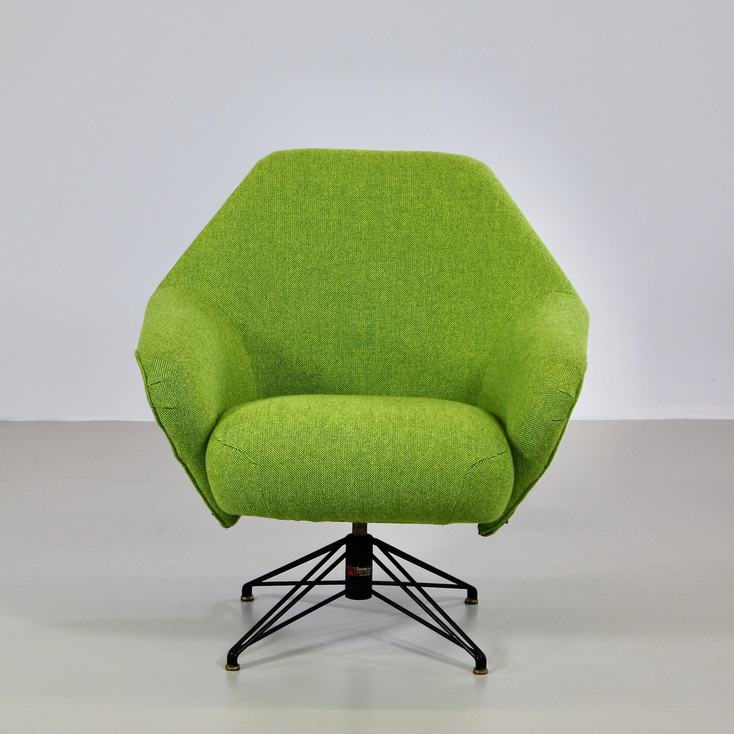 Mid-Century Modern Rotating Armchair by Osvaldo Borsani, Tecno