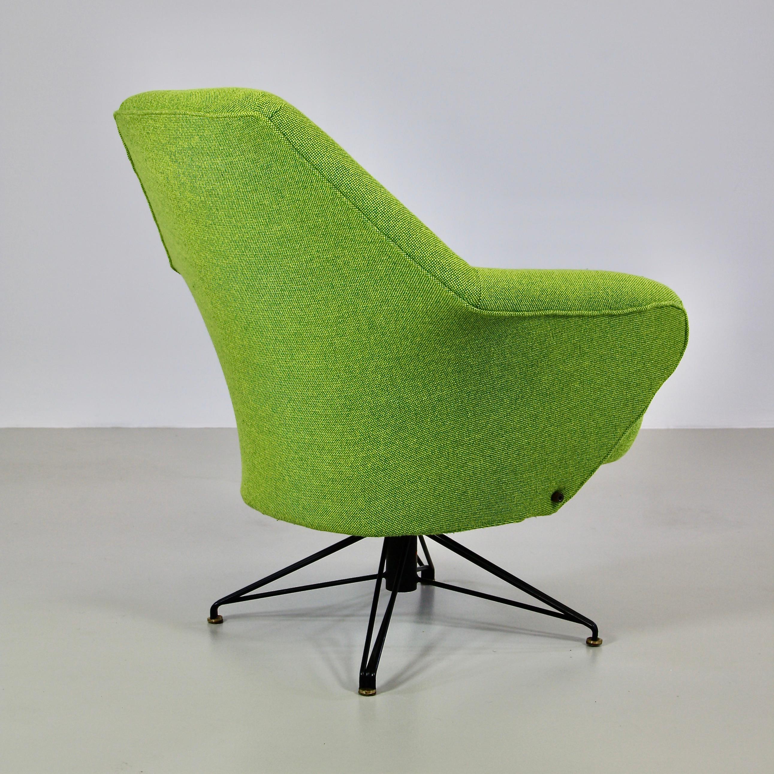 Italian Rotating Armchair by Osvaldo Borsani, Tecno