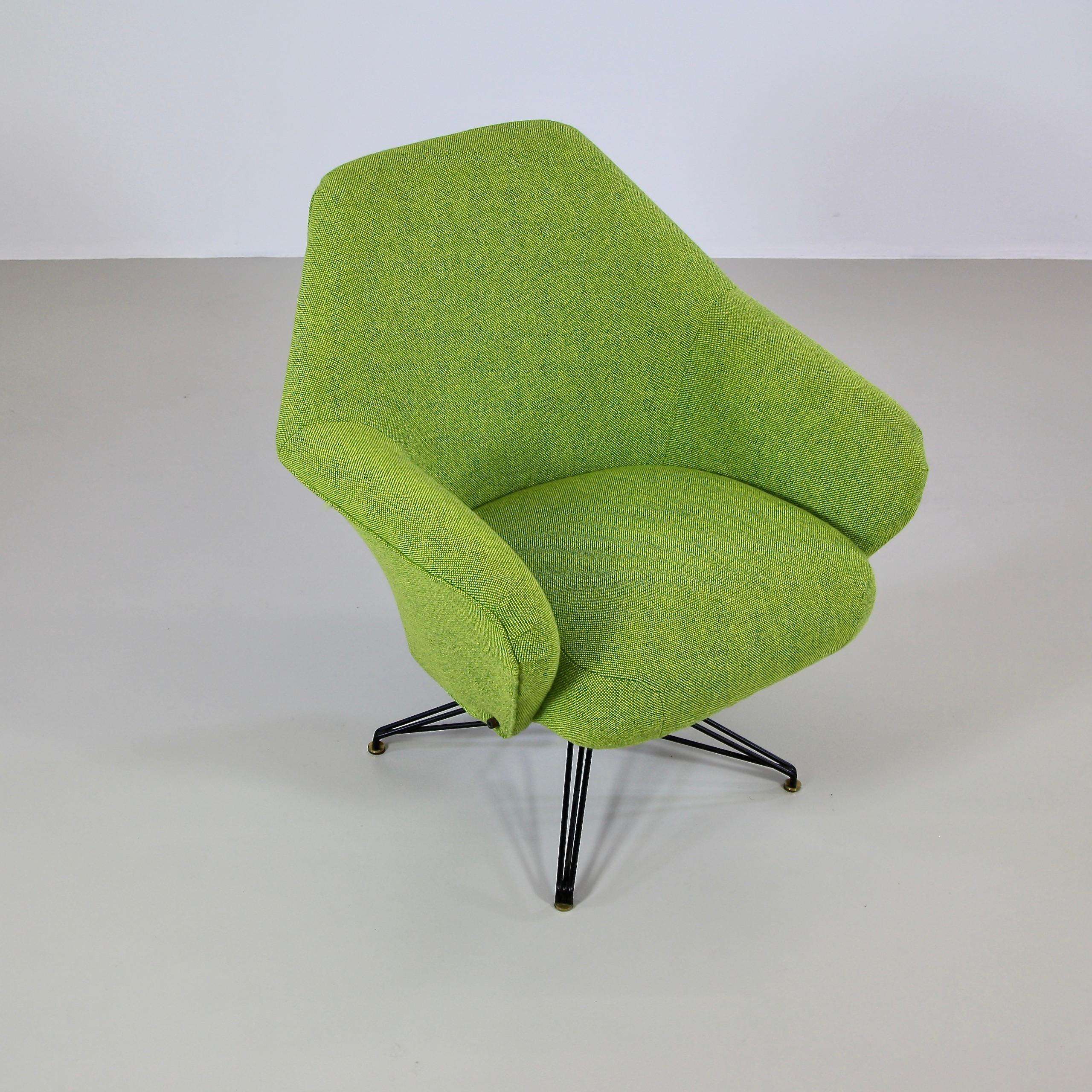 Rotating Armchair by Osvaldo Borsani, Tecno In Good Condition In Berlin, Berlin