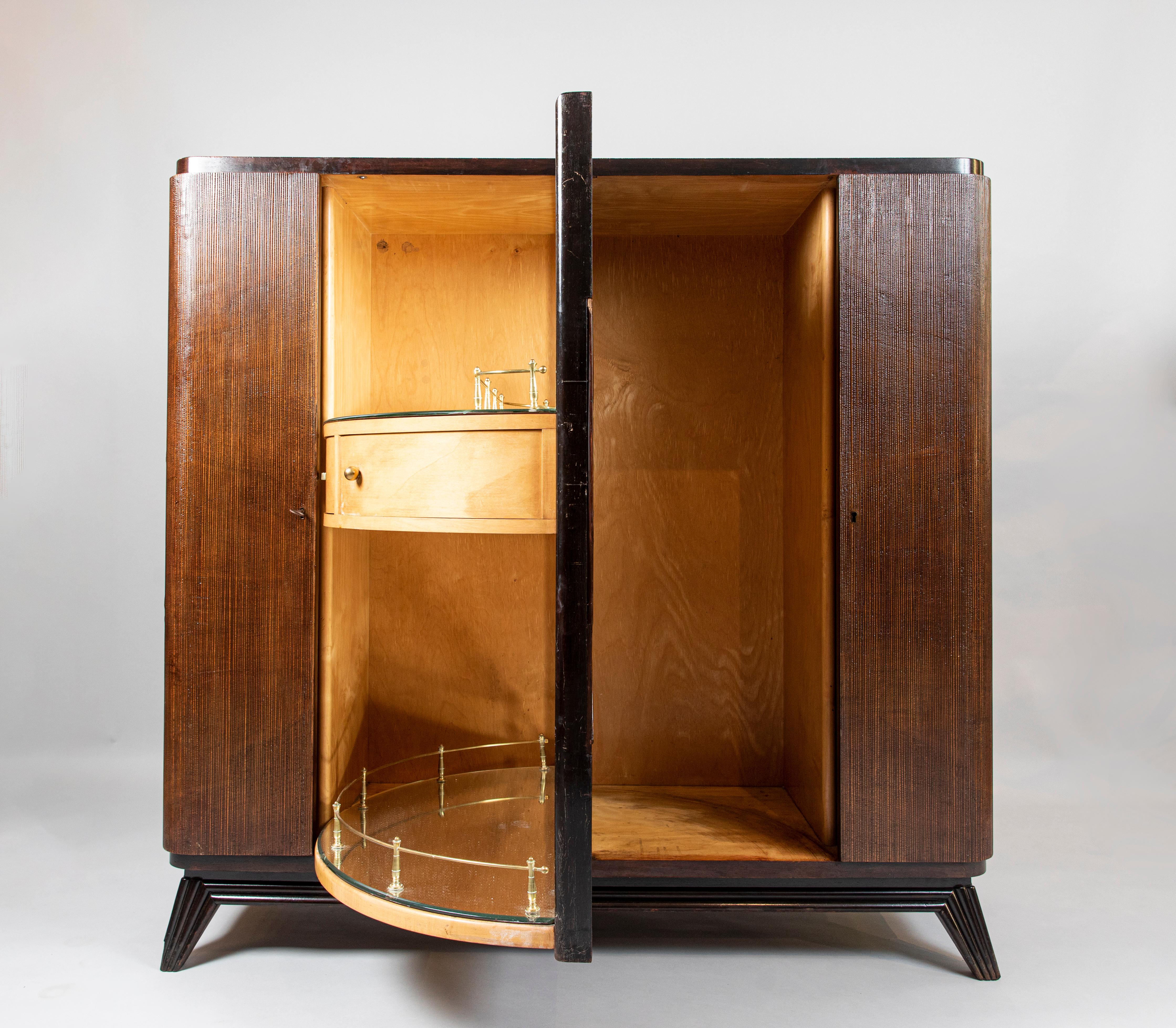 Rotating Cabinet, einzigartiges Stück mit der Expertise der Fondazione Borsani Archive (Moderne der Mitte des Jahrhunderts) im Angebot