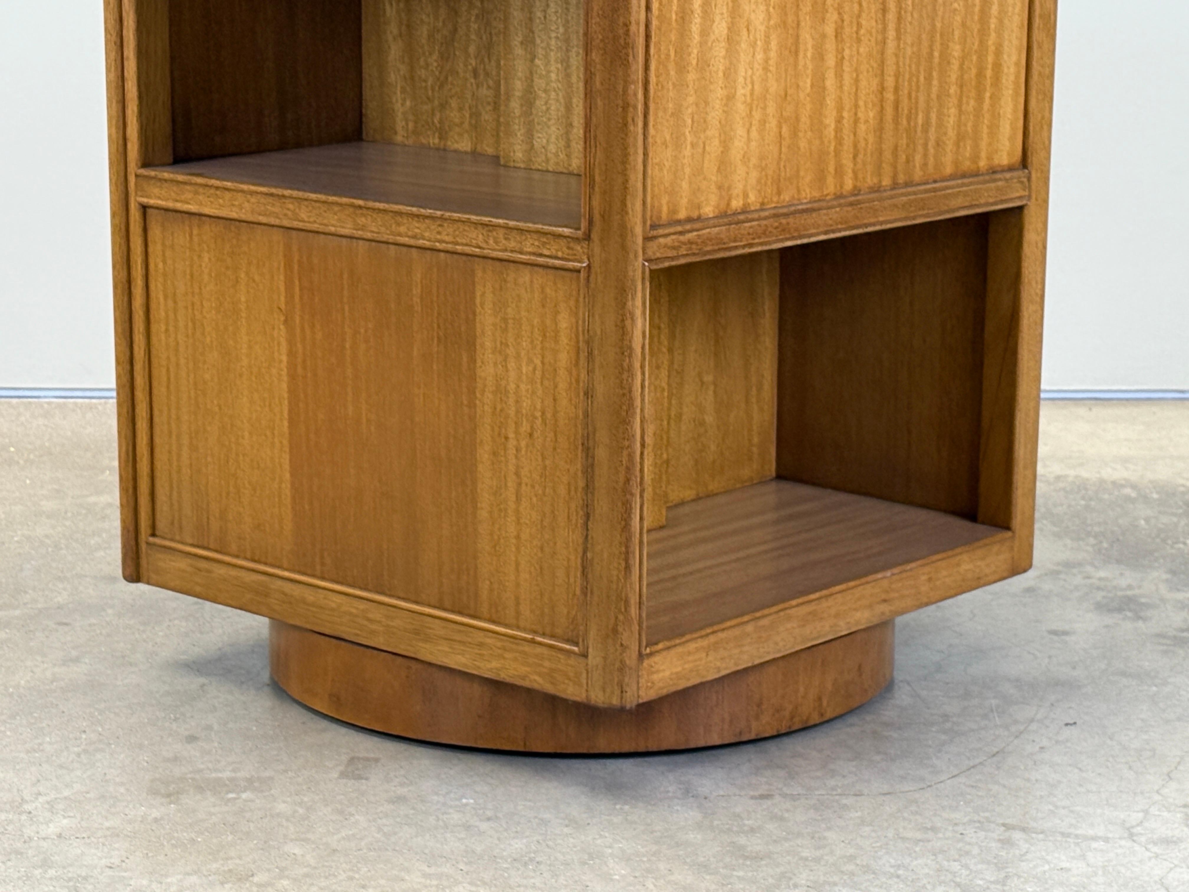 Mesa giratoria de biblioteca de Edward Wormley para Dunbar en Bueno estado para la venta en Dallas, TX